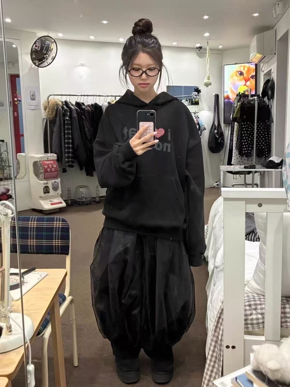 아메리칸 달콤한 차가운 바람 작은 대중 알파벳 프린트 후드 티 스웨터 루즈핏 다용도 검정색 털이 있는 맨위 이미지 2