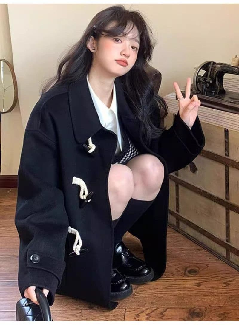 소뿔 버클 검정색 쇼트 스타일 모직 여성 코트 2026 가을 겨울철 모직 코트 작은 키 두꺼운 올해 인기 상세 이미지 3