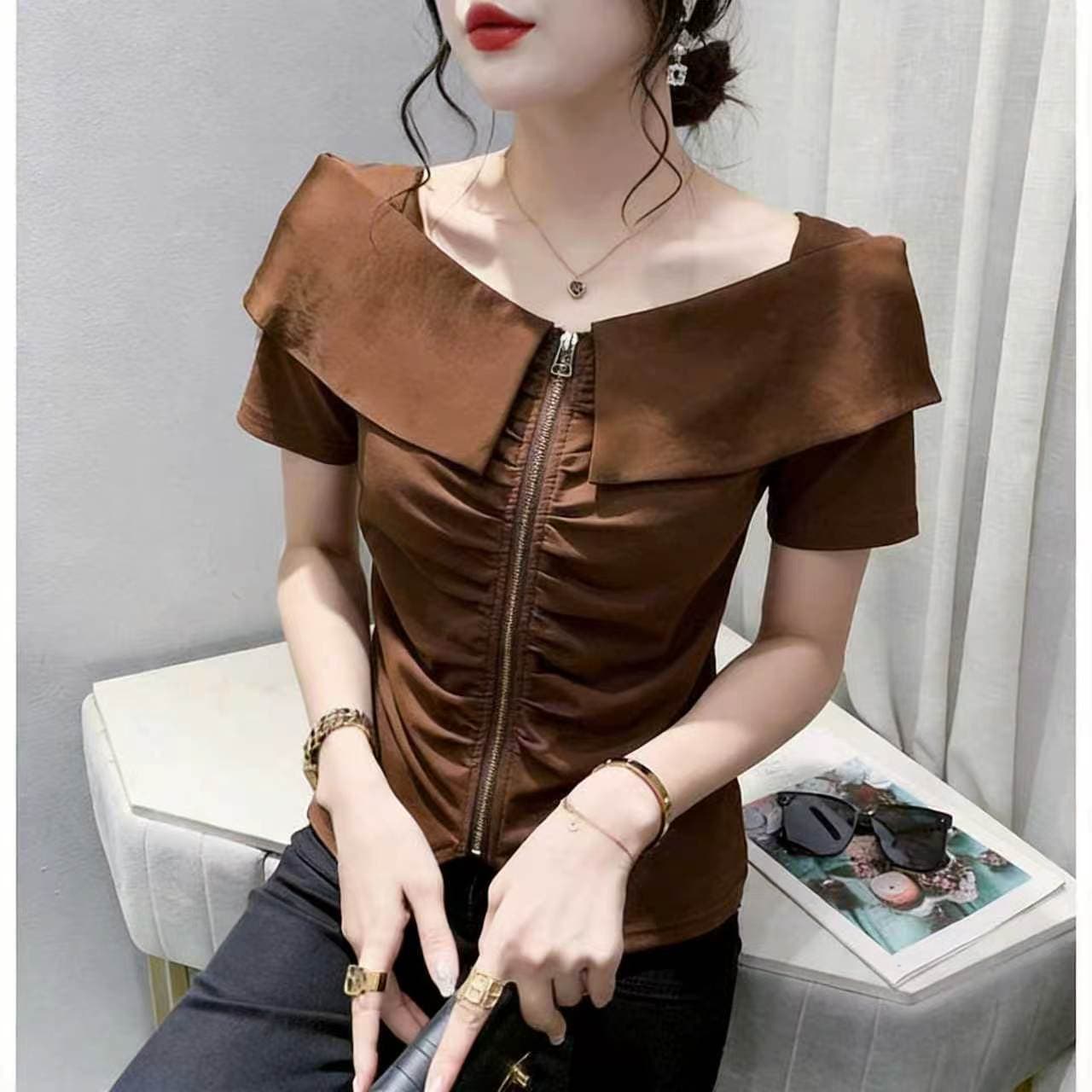 높은 품질 나비 오프숄더 허리 수축 슬림해 보이는 지퍼 디자인 2026 새로운 패션 여성용 짧은 소매 티셔츠 트렌디 상세 이미지 5
