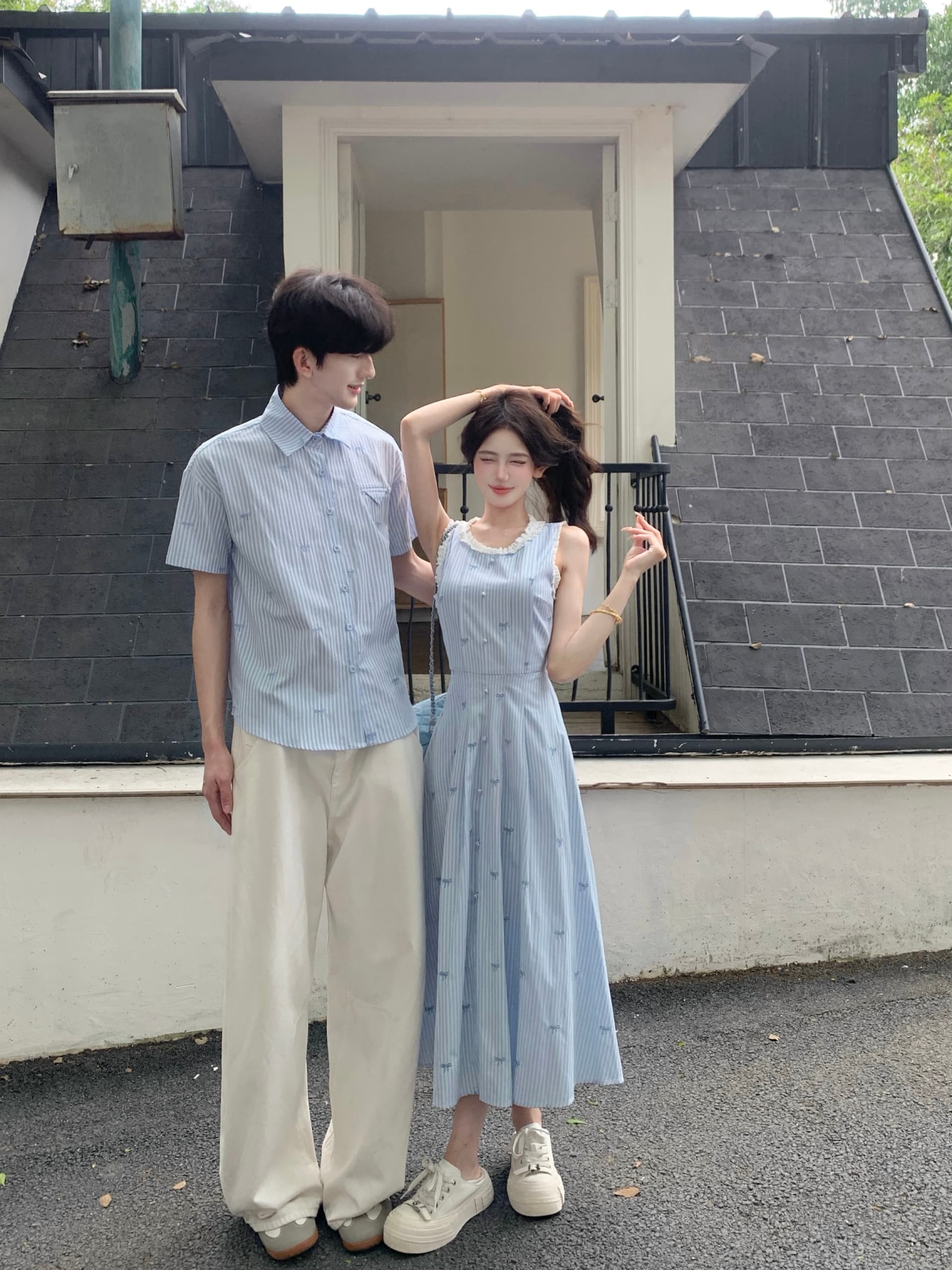 실사 커플룩 휴가 바람 한 부서 파란색 스트라이프 자수 나비 매듭 민소매 여름 허리 수축 조끼 원피스 이미지 3