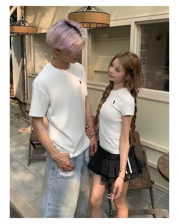 실사 커플룩 화이트 긍정적 인 어깨 자수 반팔 티셔츠 몸매 가꾸기 핫걸 맨위 남자 티셔츠 상세 이미지 6