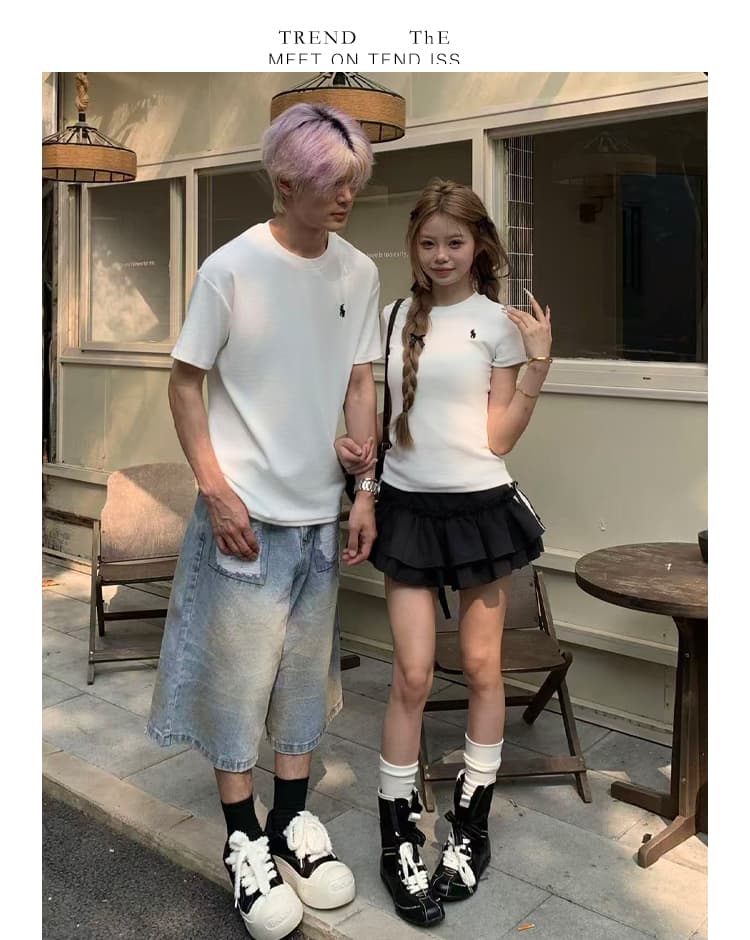실사 커플룩 화이트 긍정적 인 어깨 자수 반팔 티셔츠 몸매 가꾸기 핫걸 맨위 남자 티셔츠 상세 이미지 9