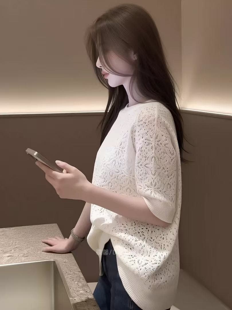 2026 여름 새로운 빛 럭셔리 바람 홀로우 아웃 니트 스웨터 여성 반팔 화이트 루즈핏 슬림해 보이는 빅 사이즈 다용도 맨위 이미지 4