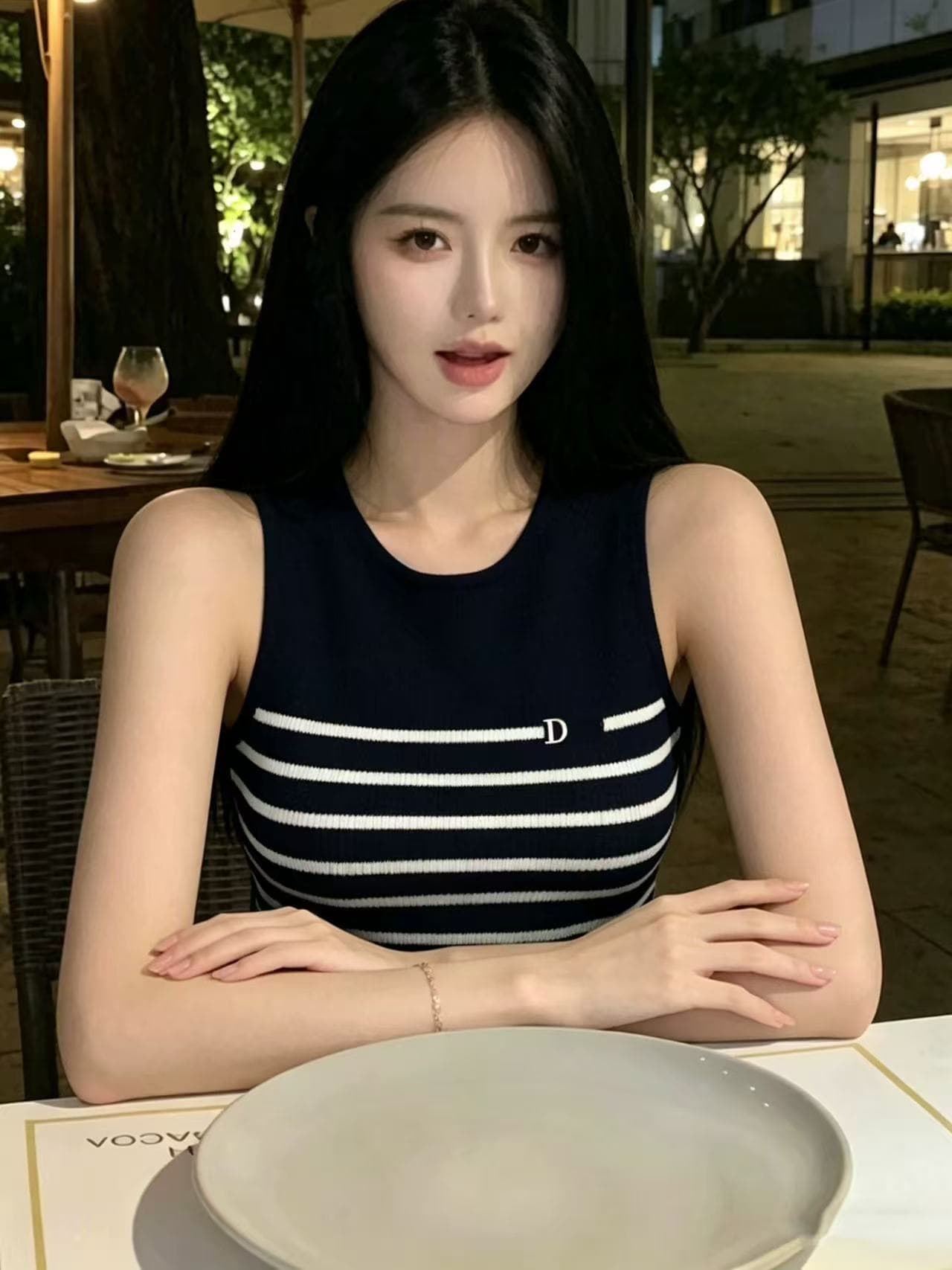 한 부서 출퇴근 스트라이프 민소매 캐미솔 여름 외출용 슬림해 보이는 화이트 니트 맨위 이미지 4