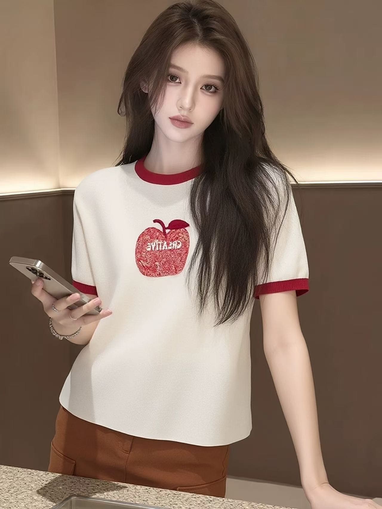 한 부서 패션 화이트 라운드 넥 반팔 티셔츠 여성 2026 여름 새로운 느긋한 바람 루즈핏 캐주얼 다용도 맨위 이미지 4