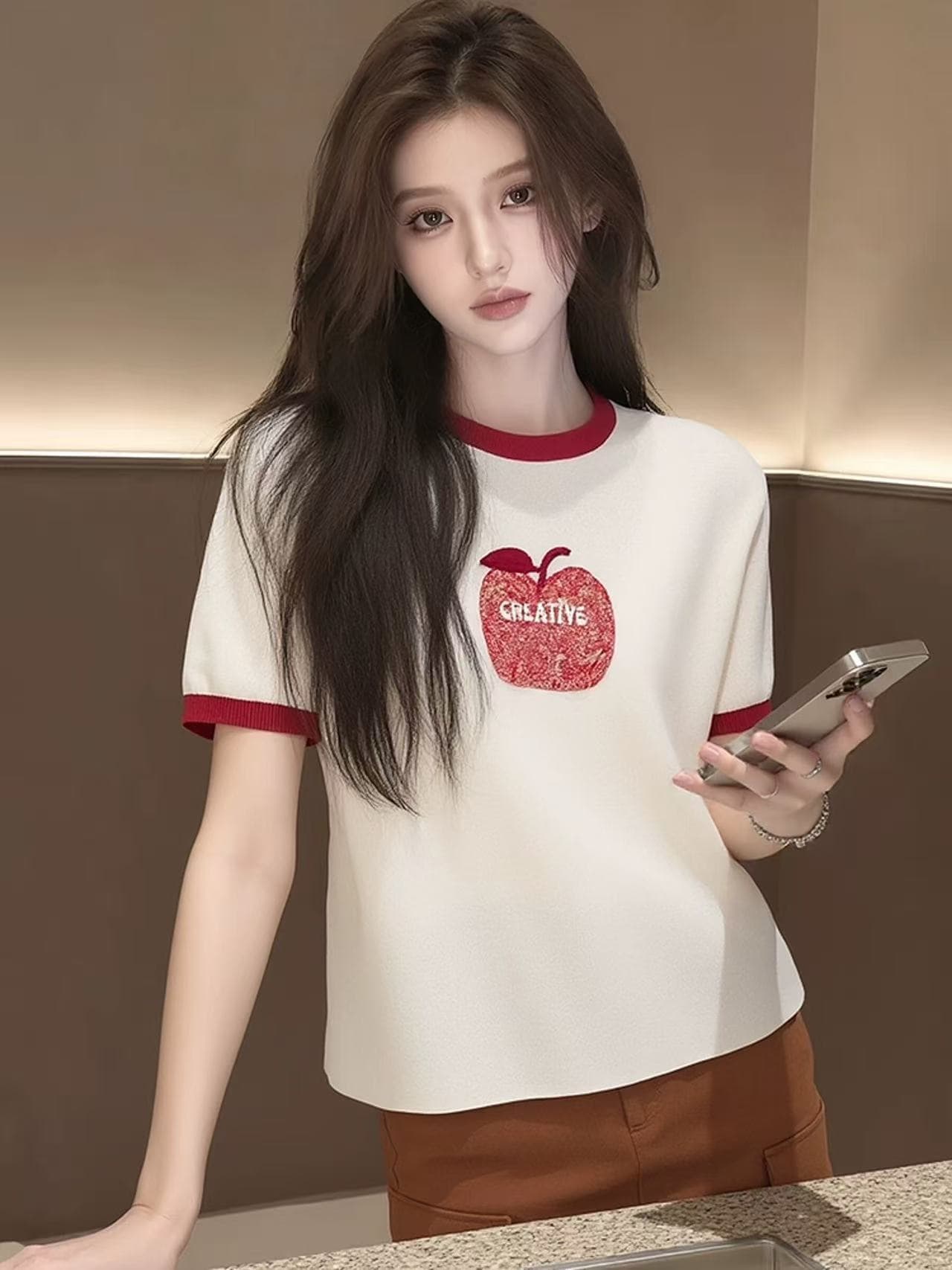 한 부서 패션 화이트 라운드 넥 반팔 티셔츠 여성 2026 여름 새로운 느긋한 바람 루즈핏 캐주얼 다용도 맨위 상세 이미지 1