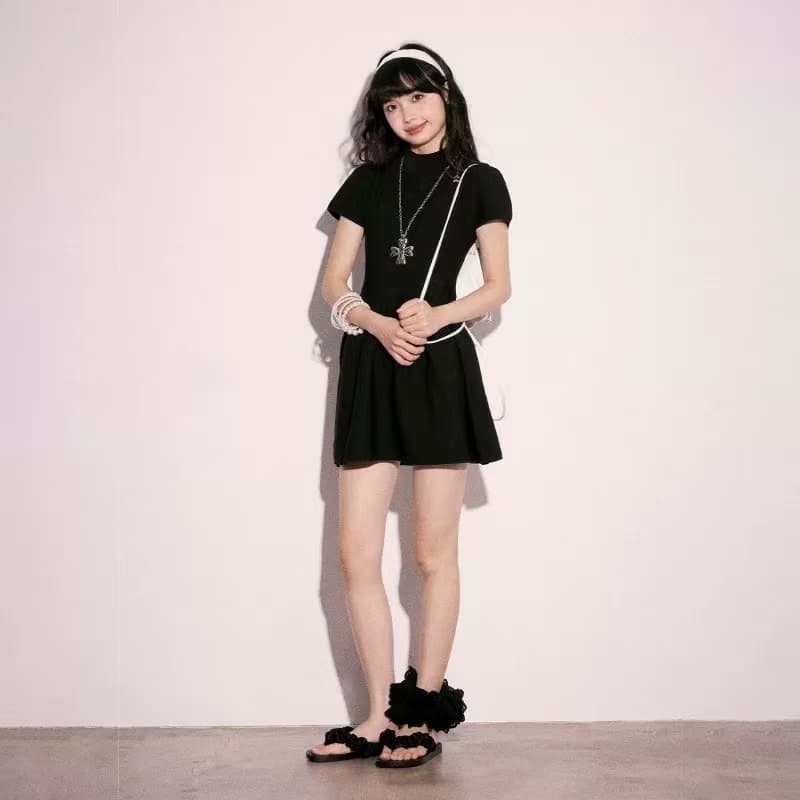 cream kitten 블랙 베리 사탕 검정색 허리 수축 니트 여성 드레스 여름 슬림해 보이는 반팔 짧은 치마 상세 이미지 5