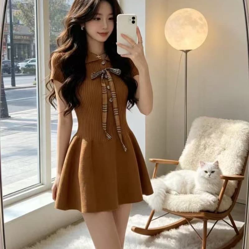 그는 벤 바람 POLO 칼라 허리 수축 니트 여성 드레스 2026 여름 새로운 나비 매듭 슬림해 보이는 고급 센스 미니 스커트 이미지 5