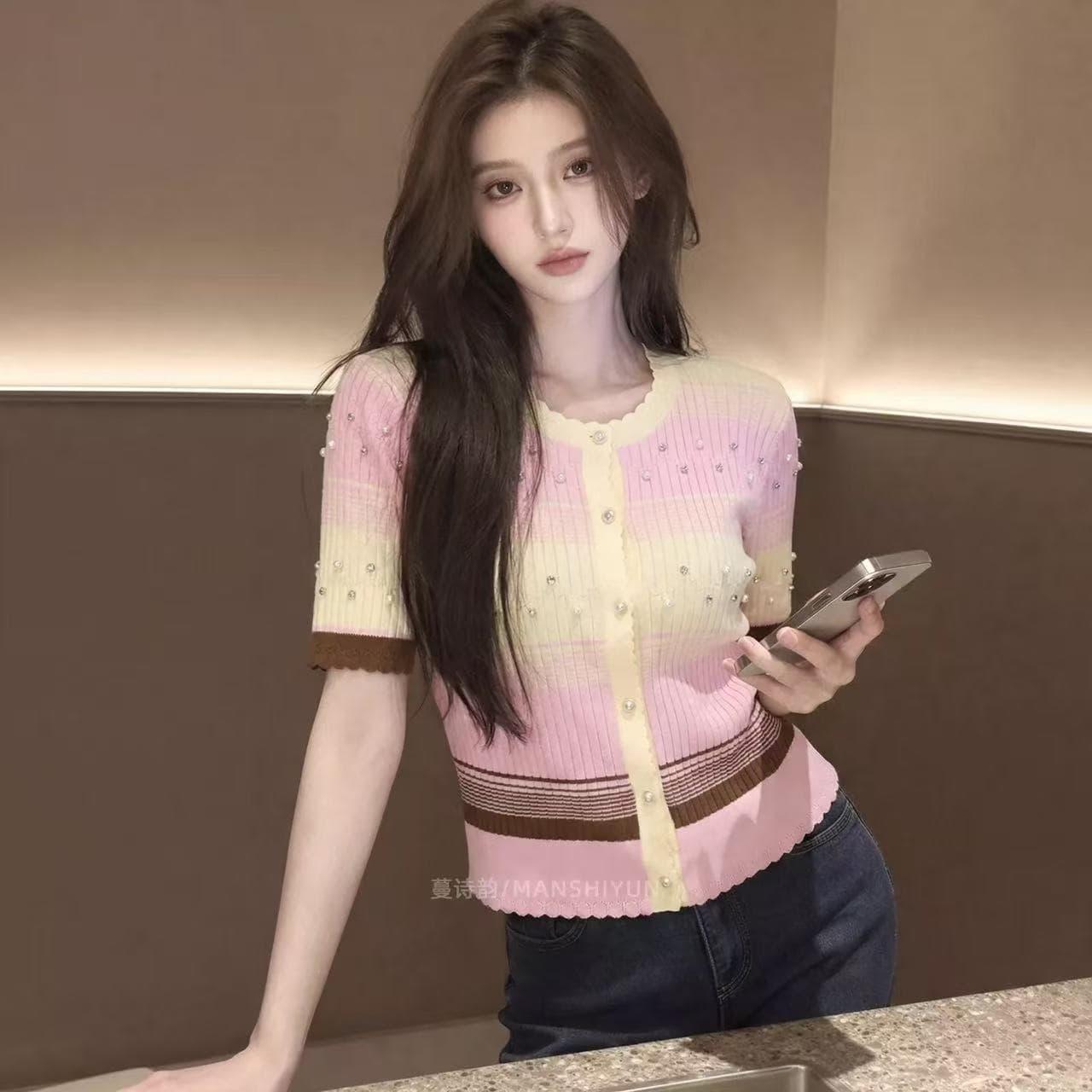 2026 여름 새로운 패치워크 색상 니트 스웨터 오픈 가디건 여성용 짧은 소매 비즈 박기 몸매 가꾸기 허리 수축 맨위 품격 티셔츠 질감
