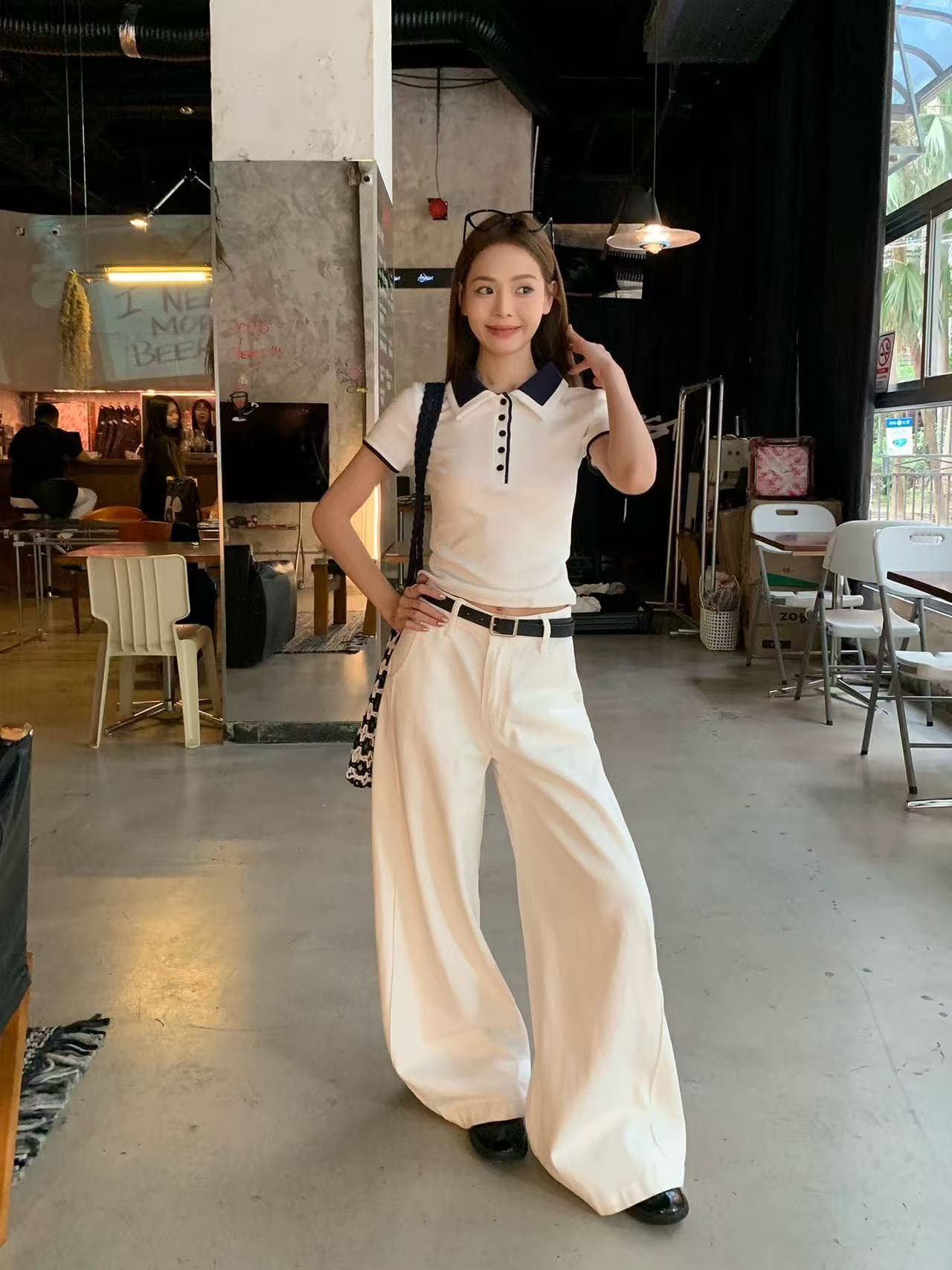 송 긍정적 인 En 화이트 POLO 칼라 긍정적 인 어깨 반팔 티셔츠 여성 여름 새로운 고급 센스 미니멀리즘 다용도 몸매 가꾸기 맨위 이미지 2
