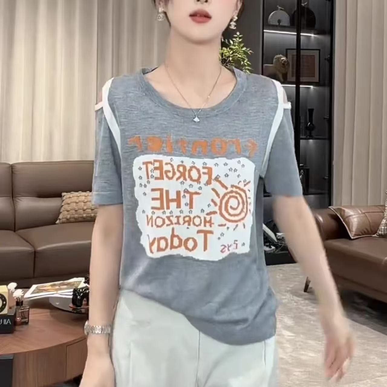 알파벳 프린트 반팔 티셔츠 여성 루즈핏 다용도 슬림해 보이는 라운드 넥 풀오버 맨위 한 부서 숙녀 루즈핏 종류 여성 상세 이미지 2