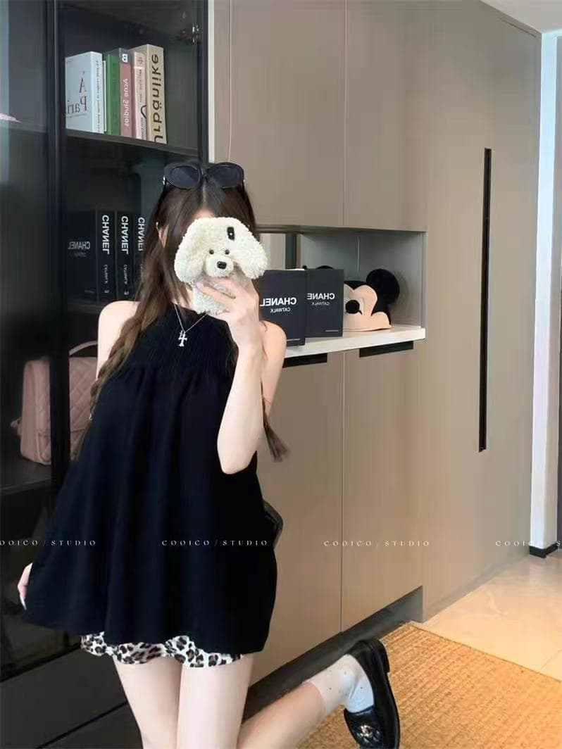 품격 검정색 민소매 행침 목 조끼 여성 여름 2026 새로운 고급 센스 캐주얼 다용도 슬림해 보이는 품격 맨위 상세 이미지 2