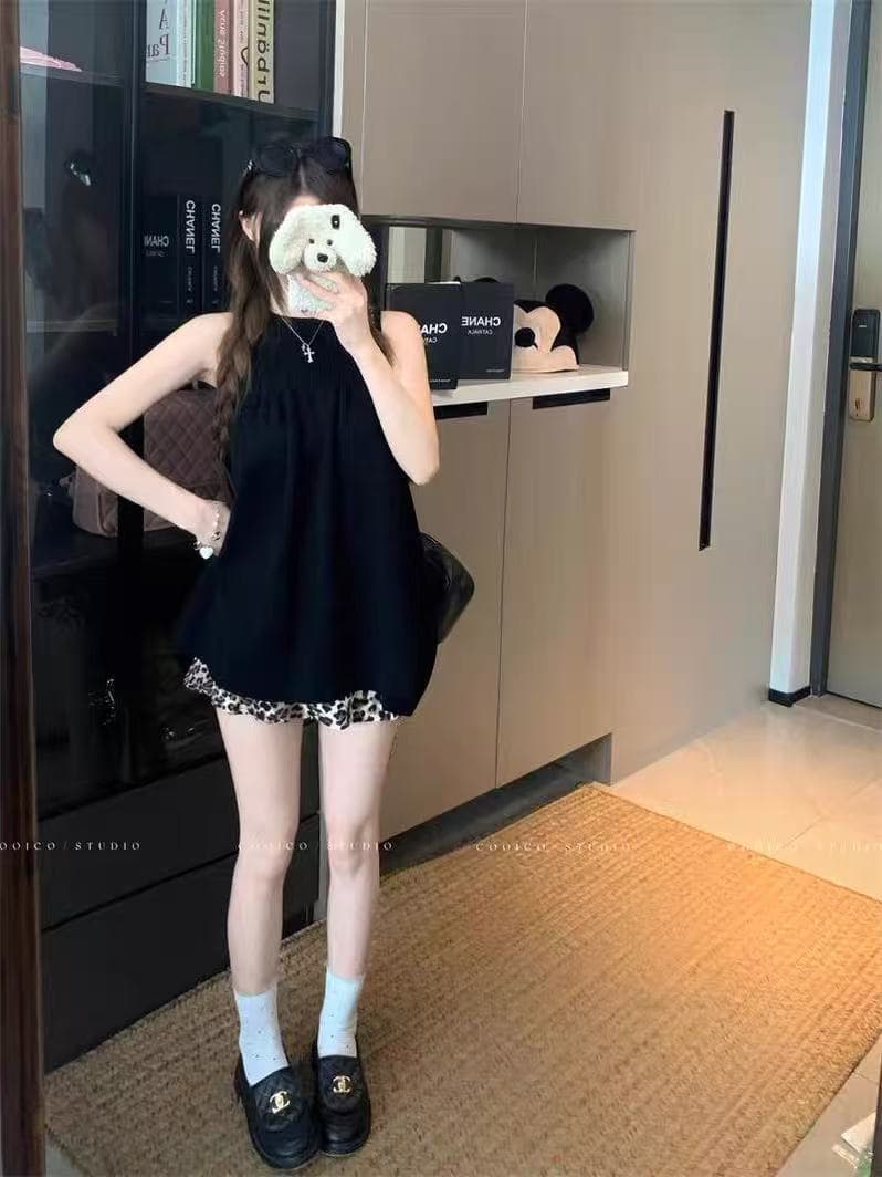 품격 검정색 민소매 행침 목 조끼 여성 여름 2026 새로운 고급 센스 캐주얼 다용도 슬림해 보이는 품격 맨위 상세 이미지 4
