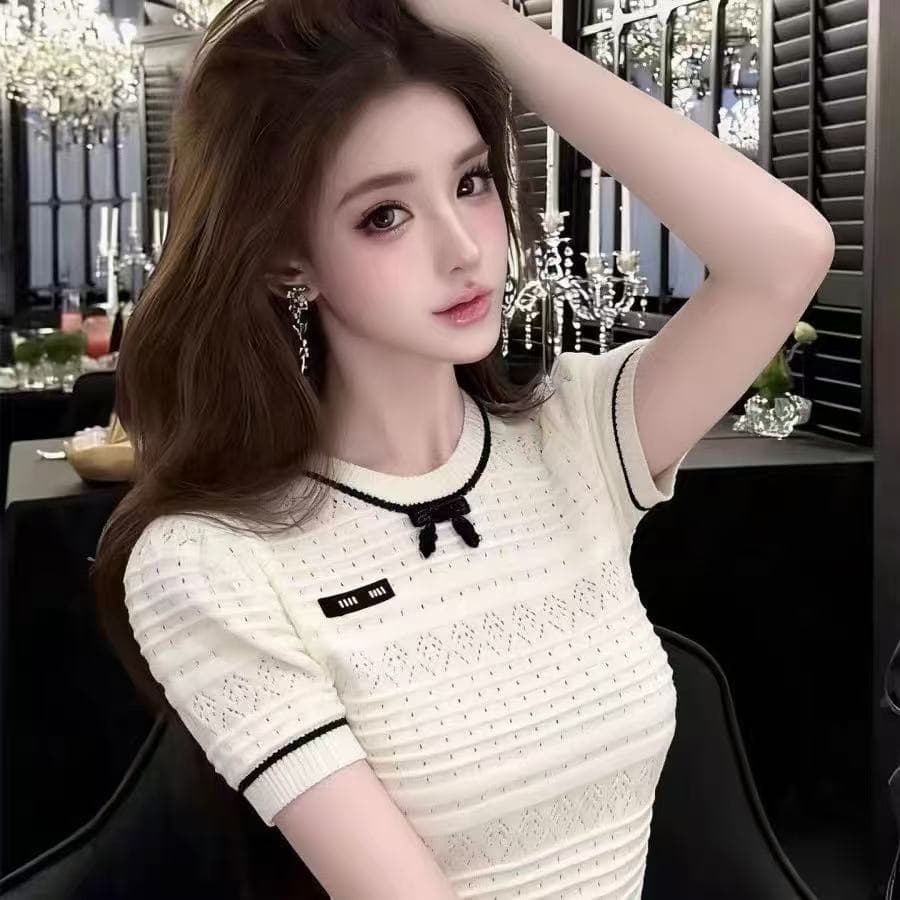 2026 여름 황색 홀로우 아웃 자수 니트 스웨터 여성 프랑스식 작은 샤넬 스타일 배색 측면 나비 매듭 품격 맨위 여성 이미지 4