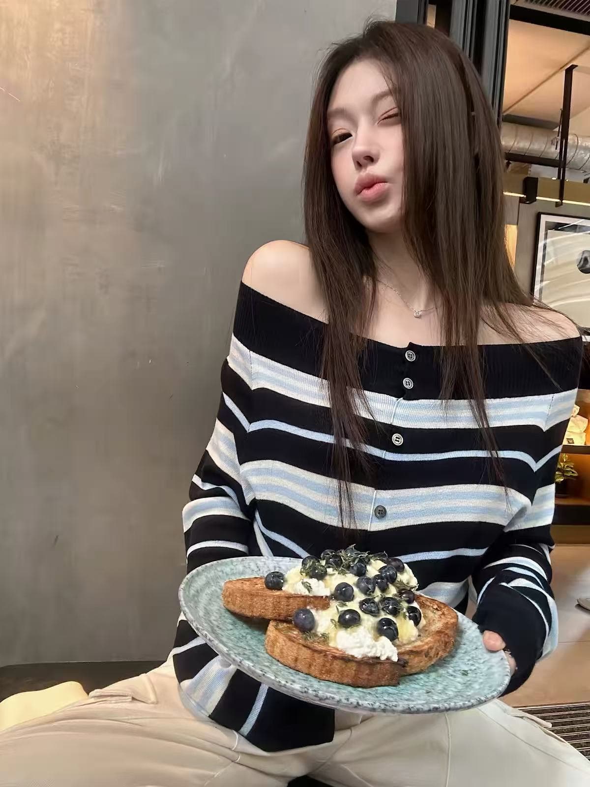 lilylikes 한 조정 여성 주님 60 지점 양모 혼방 아름다운 품격 오프숄더 해군 스트라이프 맨위 상세 이미지 1