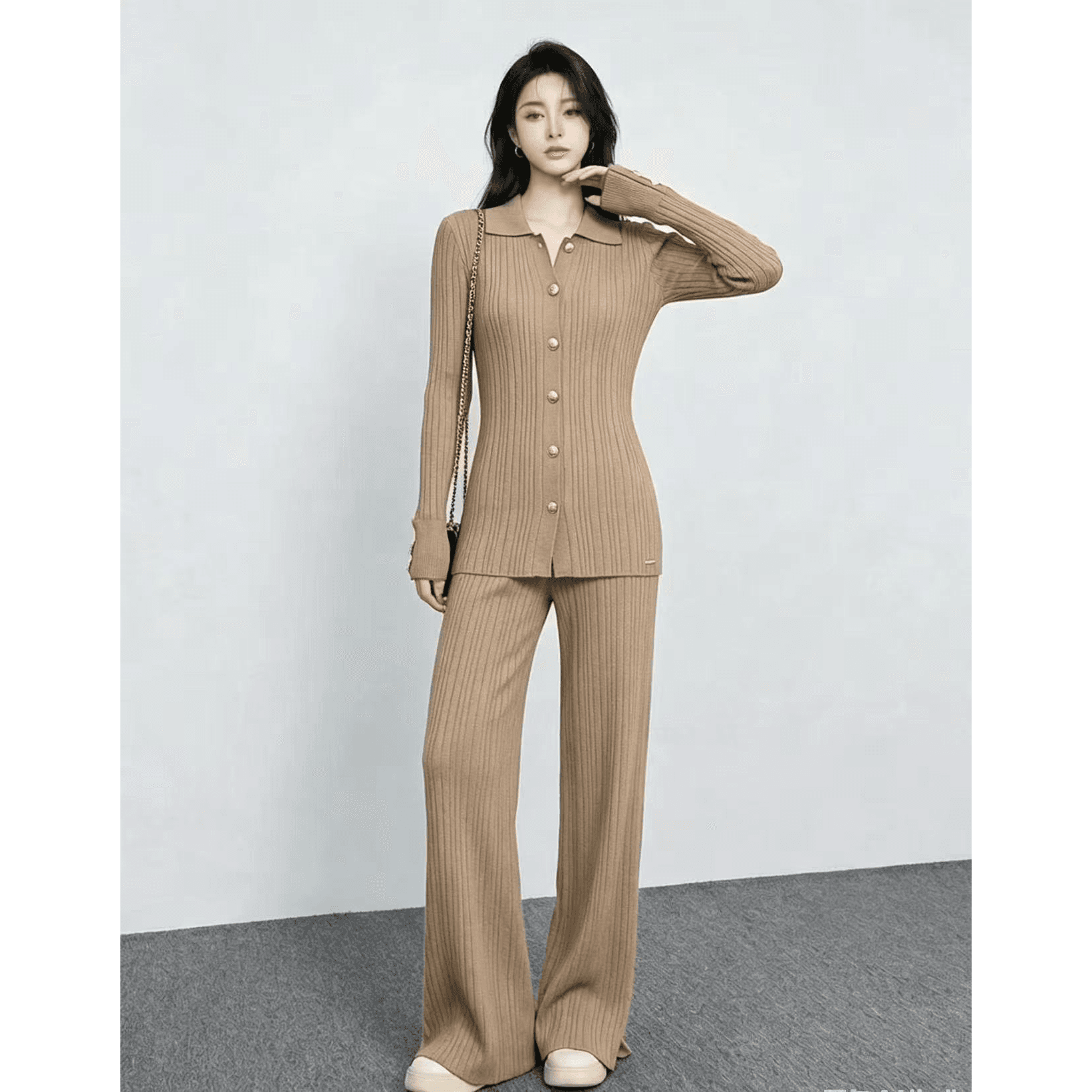 2026 가을 새로운 외국 가스 몸매 가꾸기 연령 감소 단색 슬림해 보이는 세트 여성 뜨개질 와이드 레그 팬츠 고급 센스 투피스 세트 이미지 5