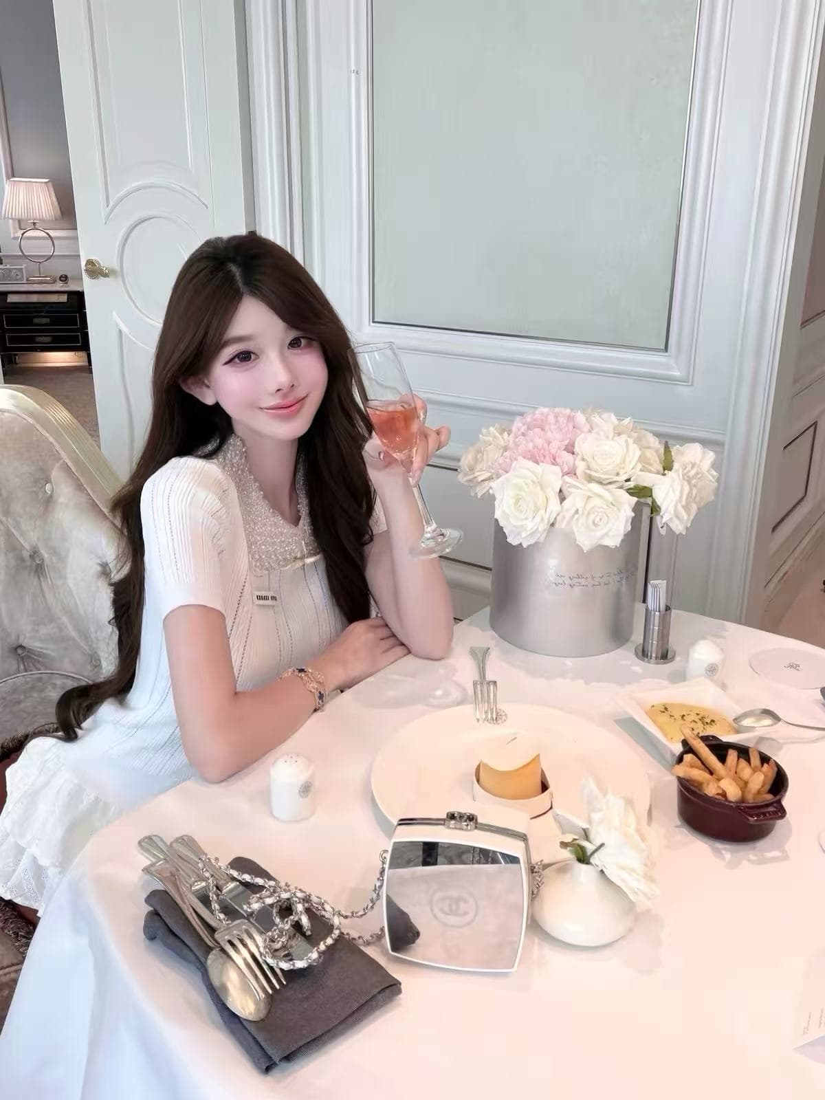 qiauuu 비싼 여성 일상 부유 한 가족 천 금빛 바람 달콤함 비즈 박기 칼라 구덩이 기사 몸매 가꾸기 니트 반팔 맨위 여성 상세 이미지 3