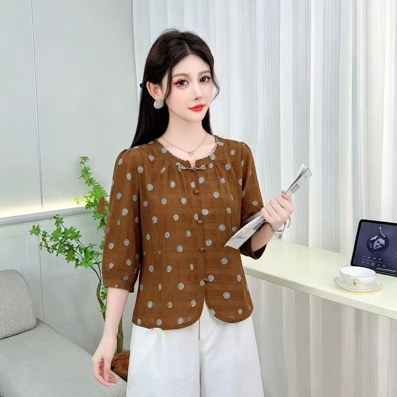 가을 새로운 패션 새로운 중식 단추 라운드 넥 셔츠 루즈핏 표지 배 연령 감소 다용도 7부 소매 어머니 드레스 상세 이미지 3