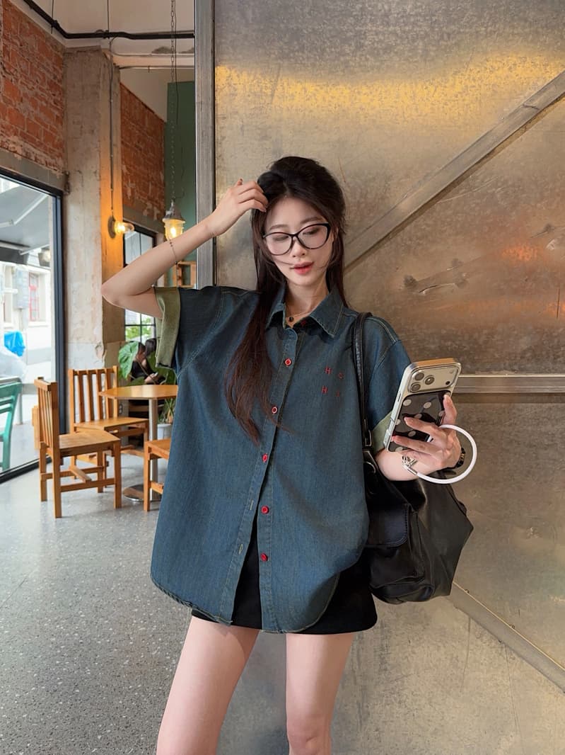 실사 한 부서 레트로 배색 알파벳 자수 데님 여성 셔츠 여름 느긋한 캐주얼 반팔 맨위 재킷 상세 이미지 10