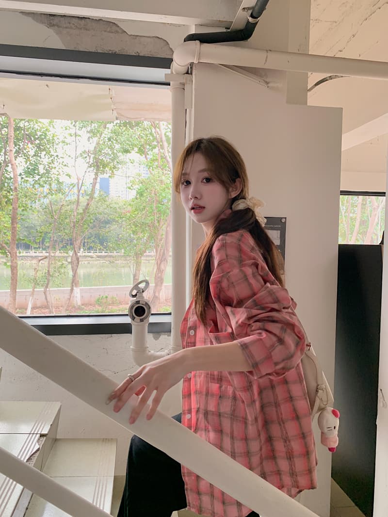 실사 한국 스타일 품격 핑크색 체크무늬 여성 셔츠 봄 여름 패션 루즈핏 통기성 긴팔 셔츠 재킷 자외선 차단 상세 이미지 12