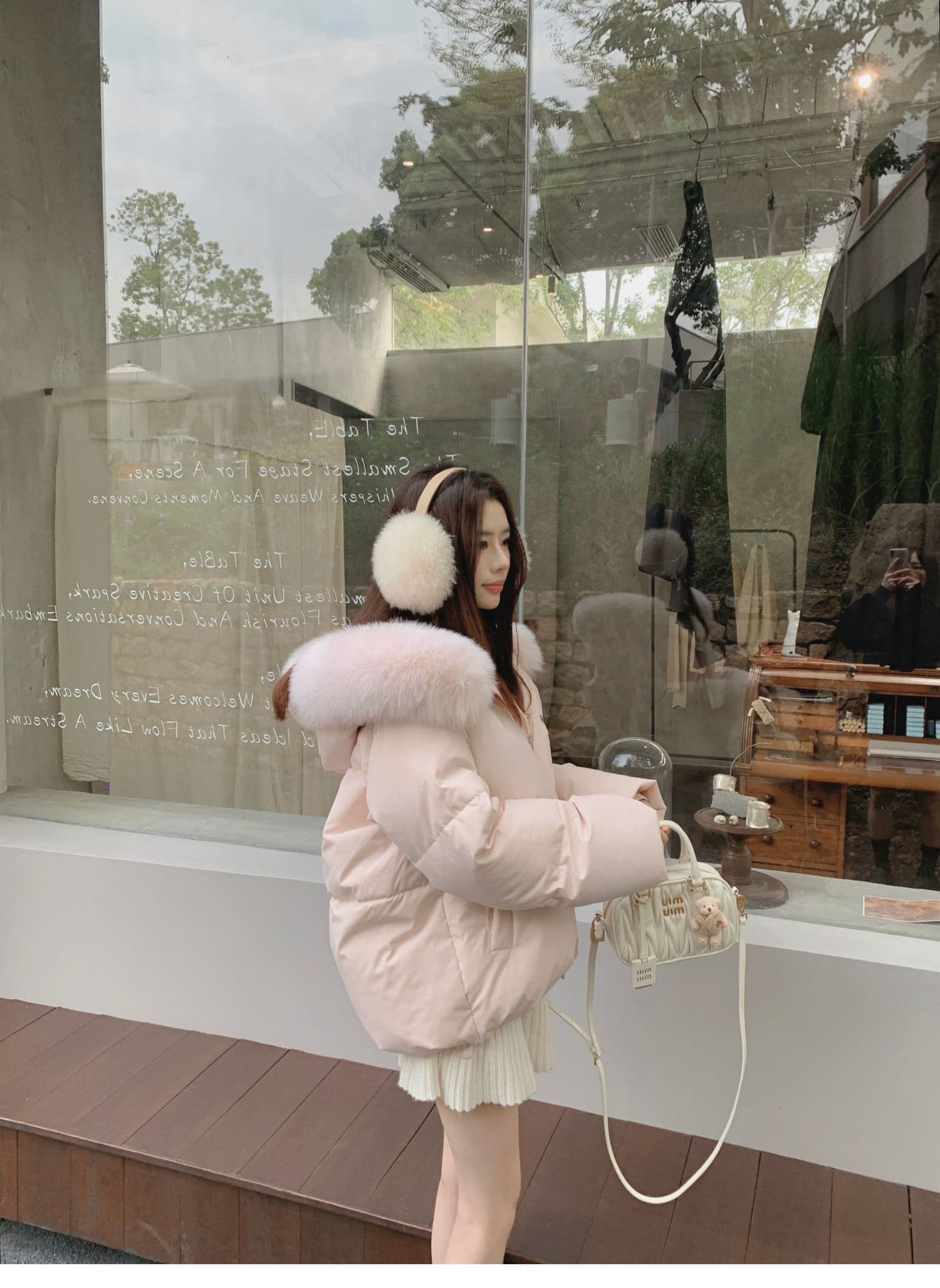 핑크색 폭스 큰 모피 칼라 후드 쇼트 스타일 다운 재킷 여성 2025 년 겨울 한국 스타일 루즈핏 두꺼운 보온 재킷 상세 이미지 7