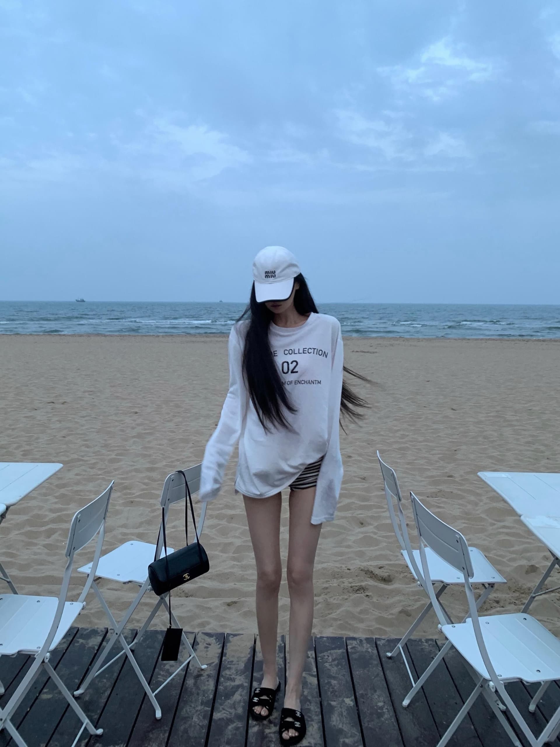 경관 그림 21 순면 이후 패키지 칼라 프린트 긴팔 티셔츠 여성 루즈핏 라운드 넥 맨위 상세 이미지 4