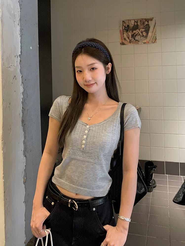 우 77 오트밀 색상 V넥 니트 맨위 여성 봄 새로운 작은 키 몸매 가꾸기 다용도 부드러운 찹쌀 편안함 반팔 티셔츠 상세 이미지 18