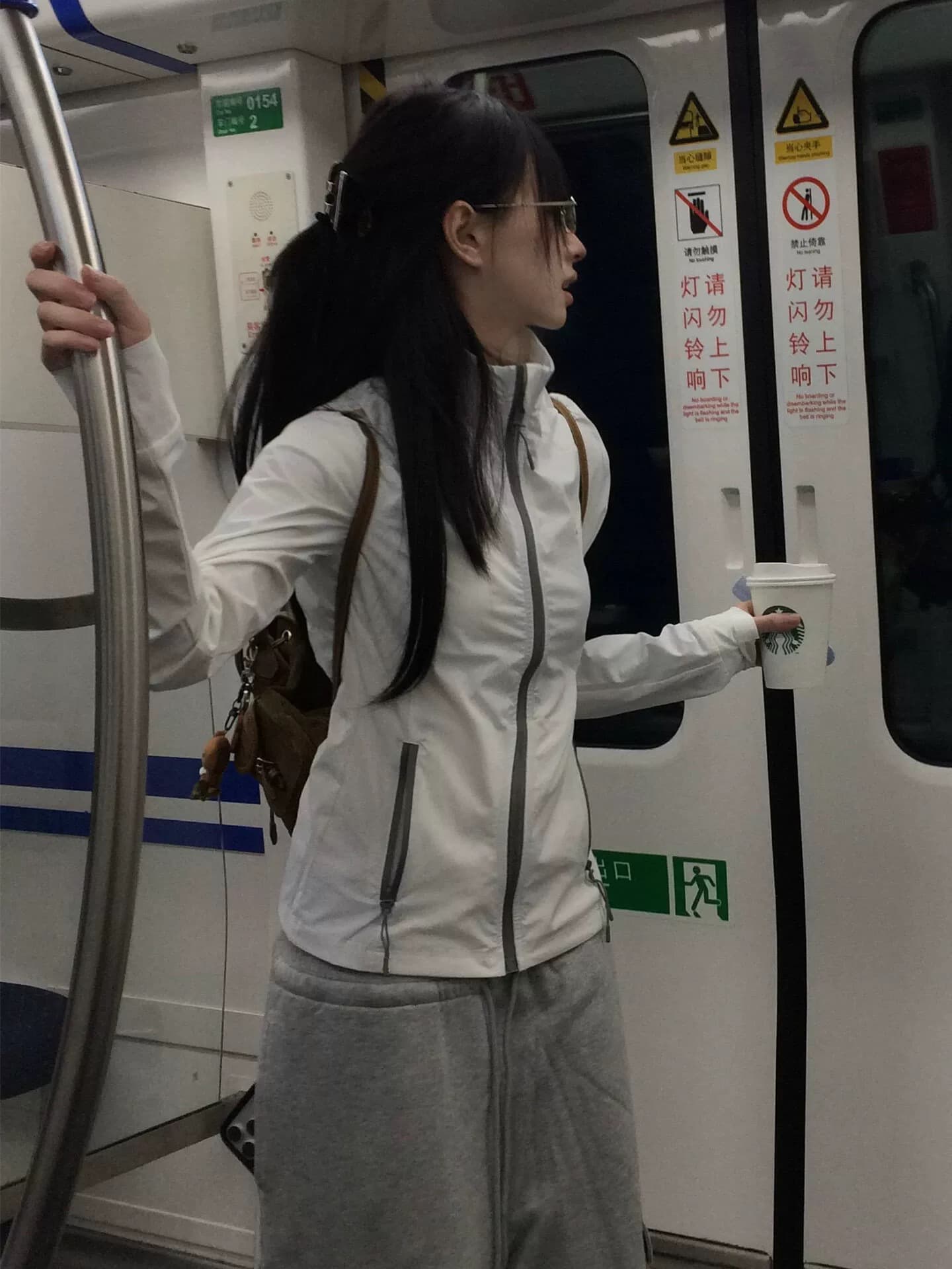 야외 스포츠 몸매 가꾸기 스탠드 칼라 자외선 차단 의류 여자 봄 여름 방위 자외선 얇고 가벼운 슬림해 보이는 자외선 차단 외투 이미지 4