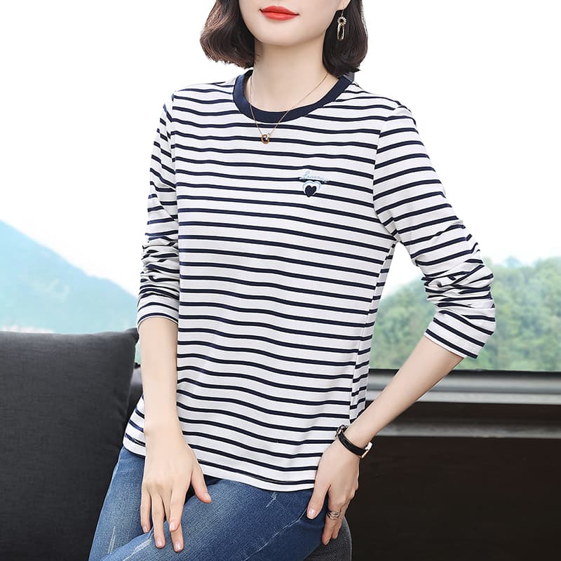 2026 가을 새로운 여성 의류 맨위 슬림해 보이는 엄마 만나는 캐주얼 다용도 순면 자수 스트라이프 긴팔 티셔츠 이미지 4