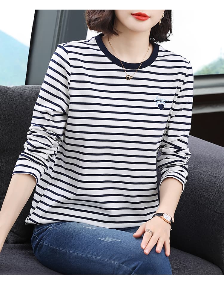 2026 가을 새로운 여성 의류 맨위 슬림해 보이는 엄마 만나는 캐주얼 다용도 순면 자수 스트라이프 긴팔 티셔츠 상세 이미지 10