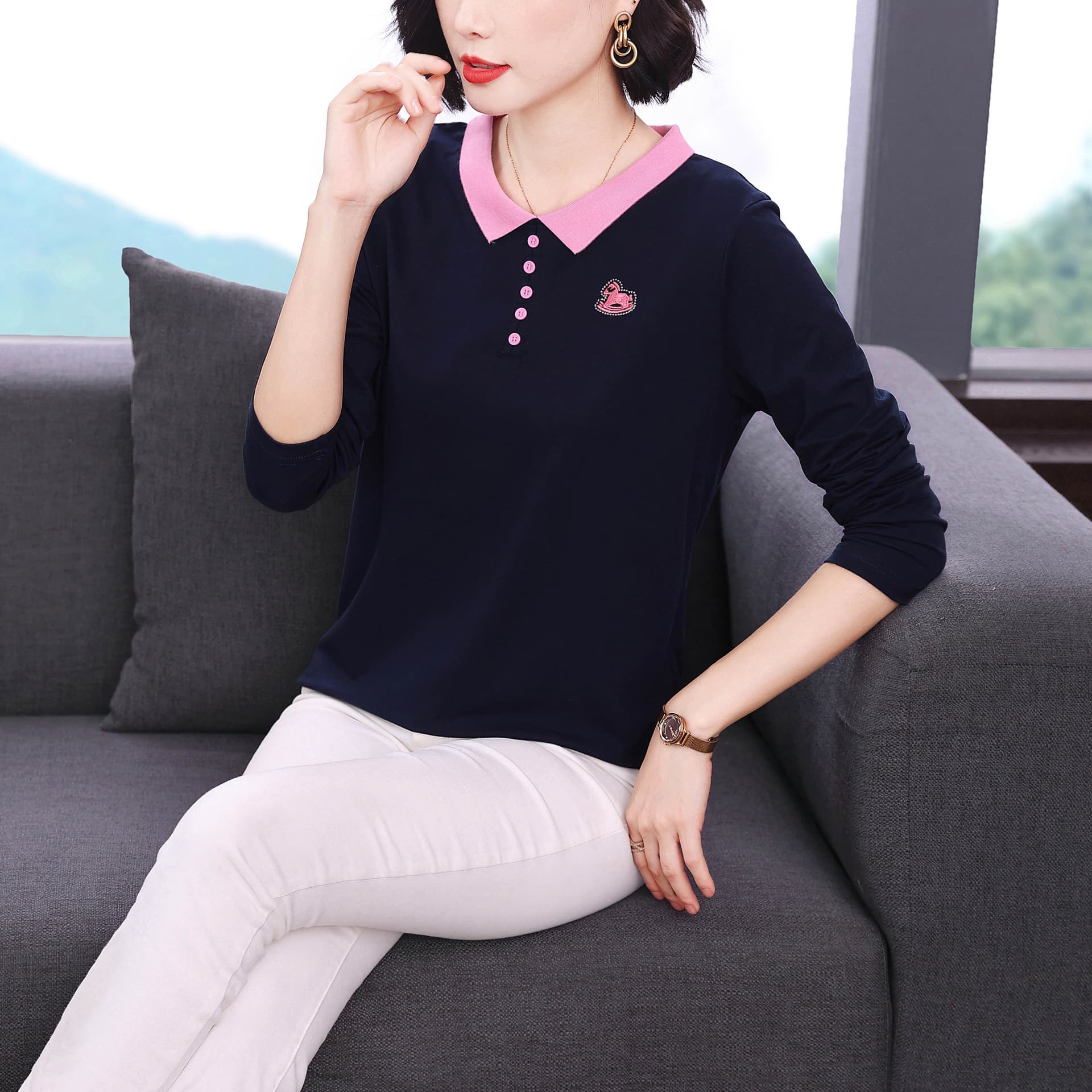 2026 가을 새로운 배색 폴로 칼라 맨위 순면 긴팔 티셔츠 여성 트로이 목마 패턴 자수 만나는 어머니 드레스 이미지 2
