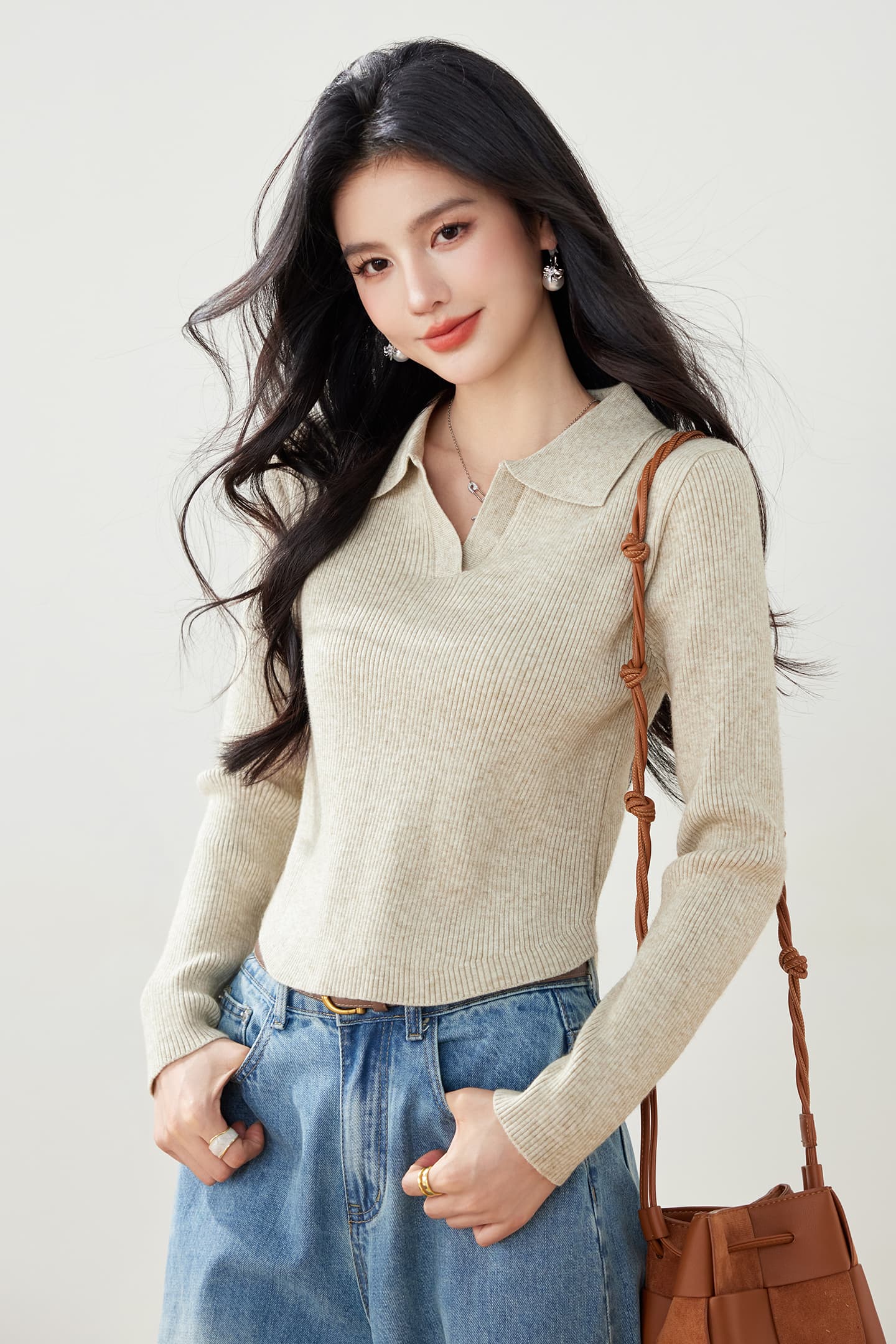 실사 가을 니트 스웨터 여성 풀오버 POLO 칼라 몸매 가꾸기 슬림해 보이는 긴팔 단색 제비꼬리 디자인 센스 스웨터 이미지 3