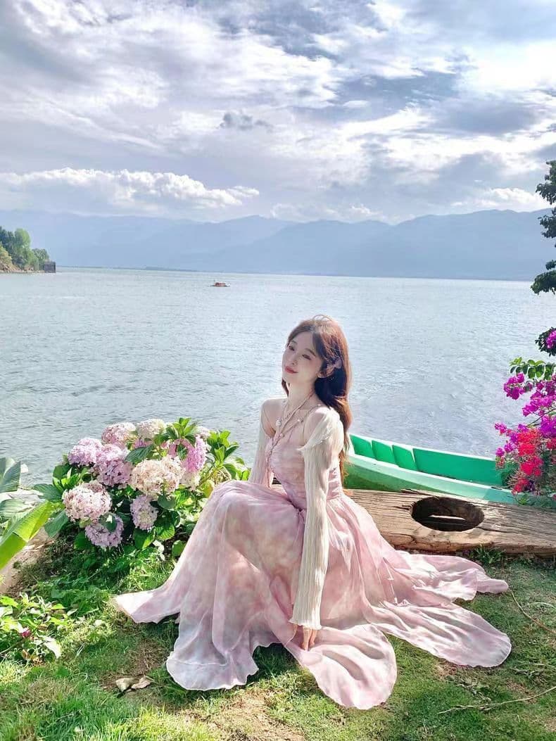 화이트 인사이드 bailistudio 사쿠라 남자 그것 여름 요정 바람 헤일로 염색 꽃무늬 불규칙 밑단 휴가 롱 스커트 상세 이미지 5