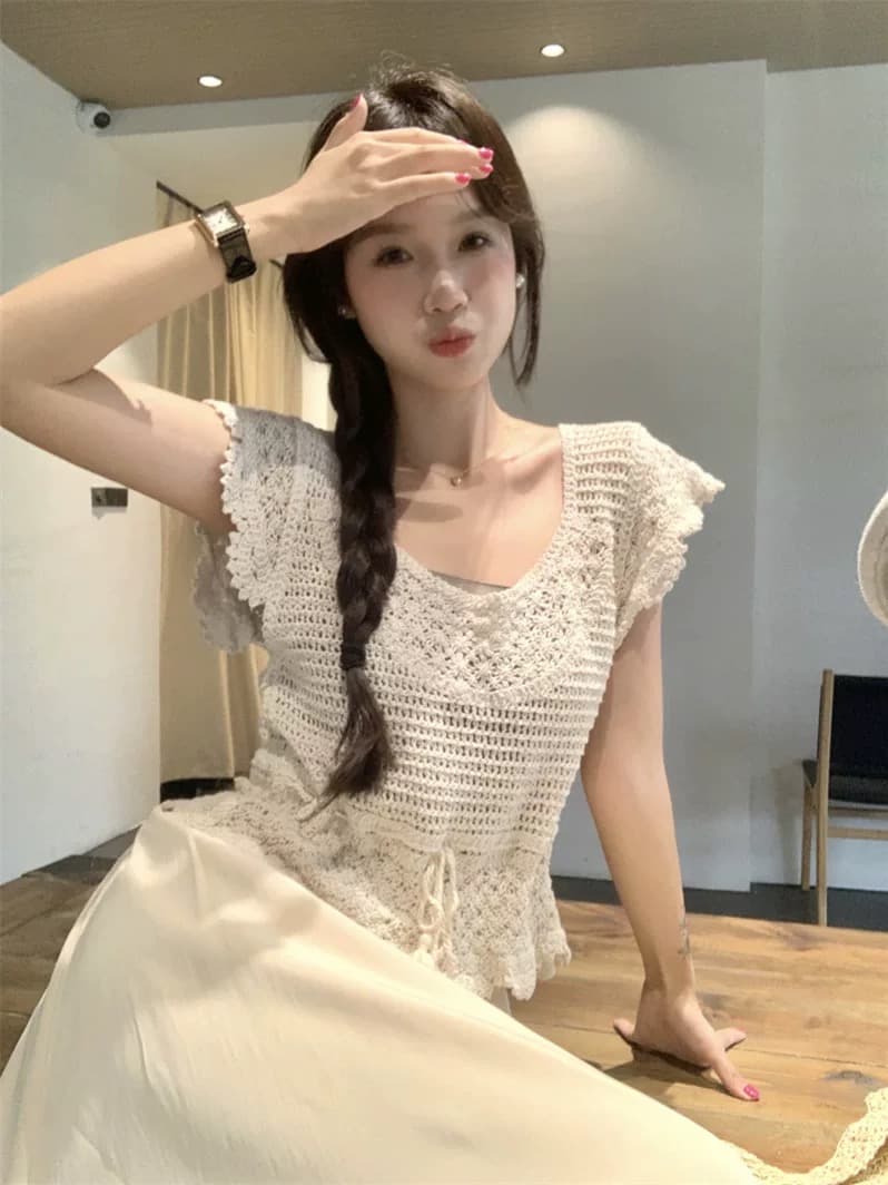 한 부서 홀로우 아웃 자수 반팔 니트 스웨터 여성 의류 여름 디자인 센스 작은 대중 스택 착용 레이스업 술 블라우스 맨위