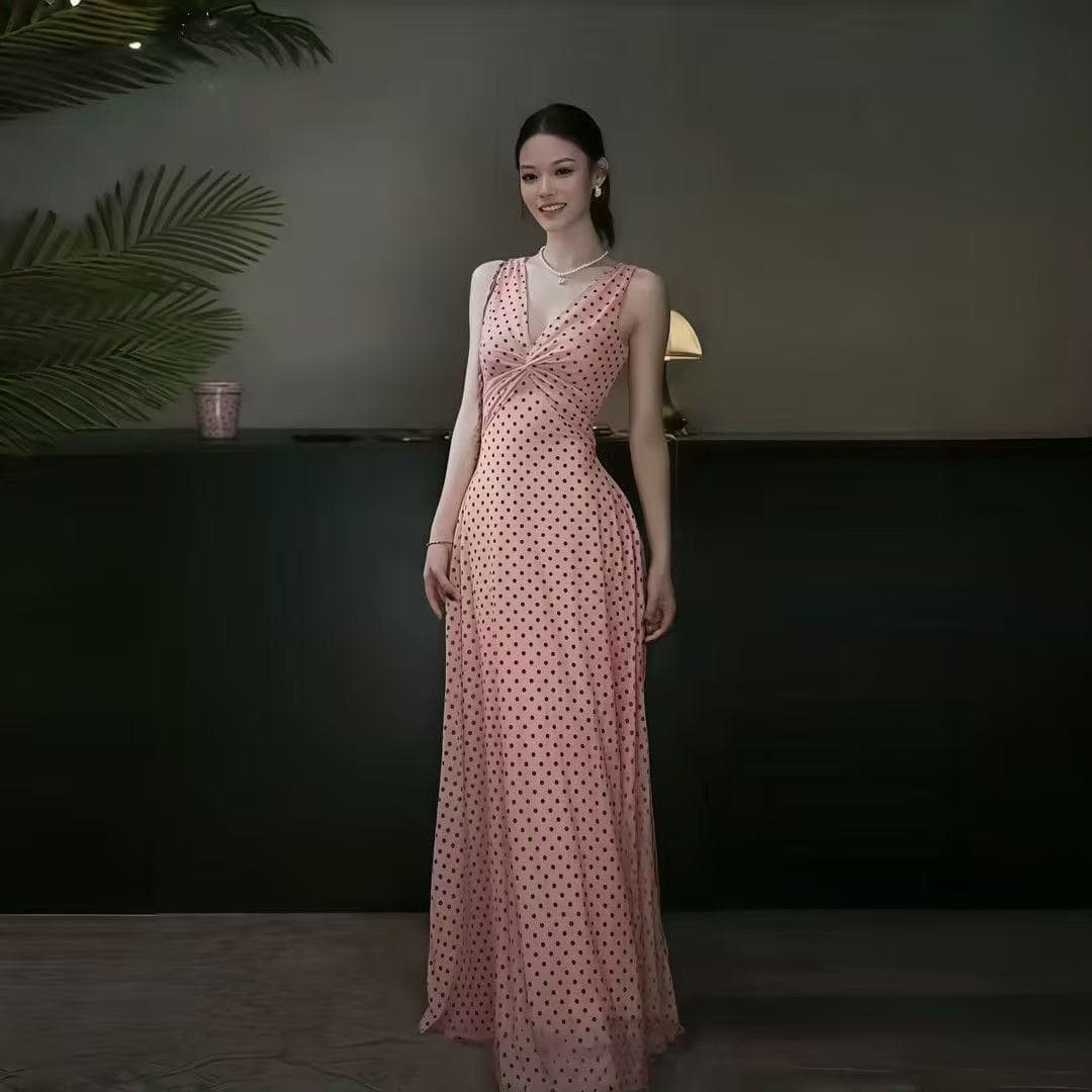 섬 휴가 바람 도트 무늬 V넥 드레스 여름 분위기 센스 허리 수축 슬림해 보이는 롱 스커트 이미지 4