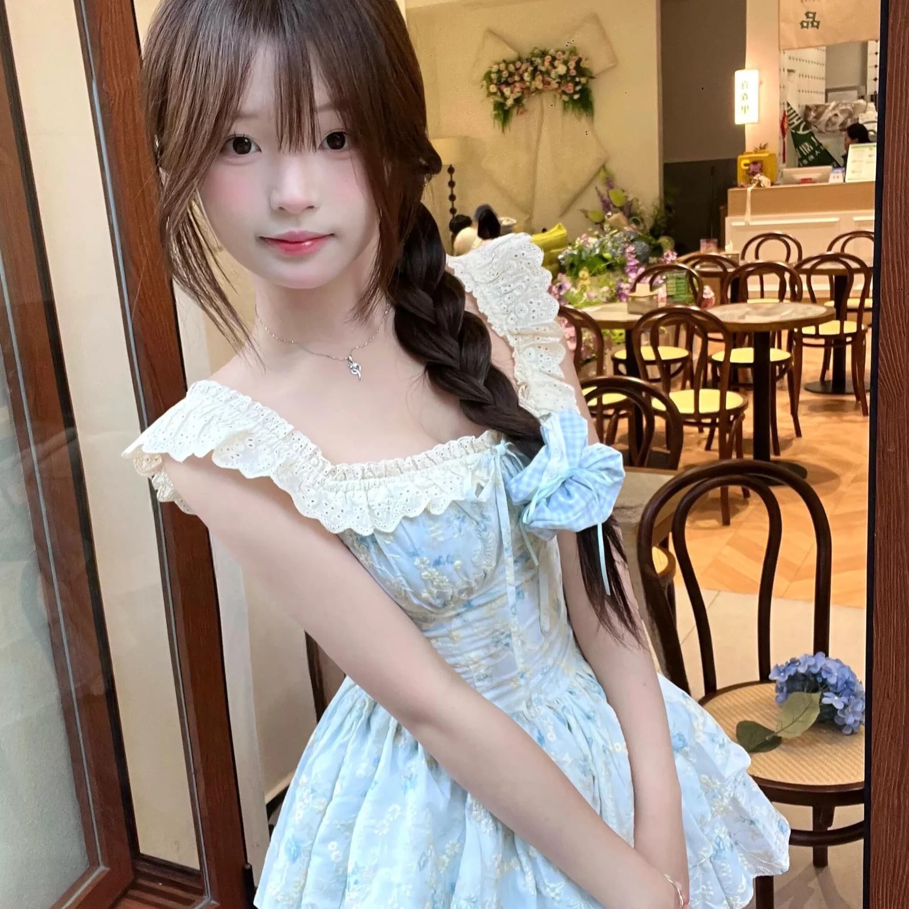 프랑스식 달콤함 작은 날다 소매 꽃무늬 광장 칼라 여성 드레스 여름 휴가 바람 요정 공주 드레스 허리 수축 퍼프 미니 스커트 이미지 5