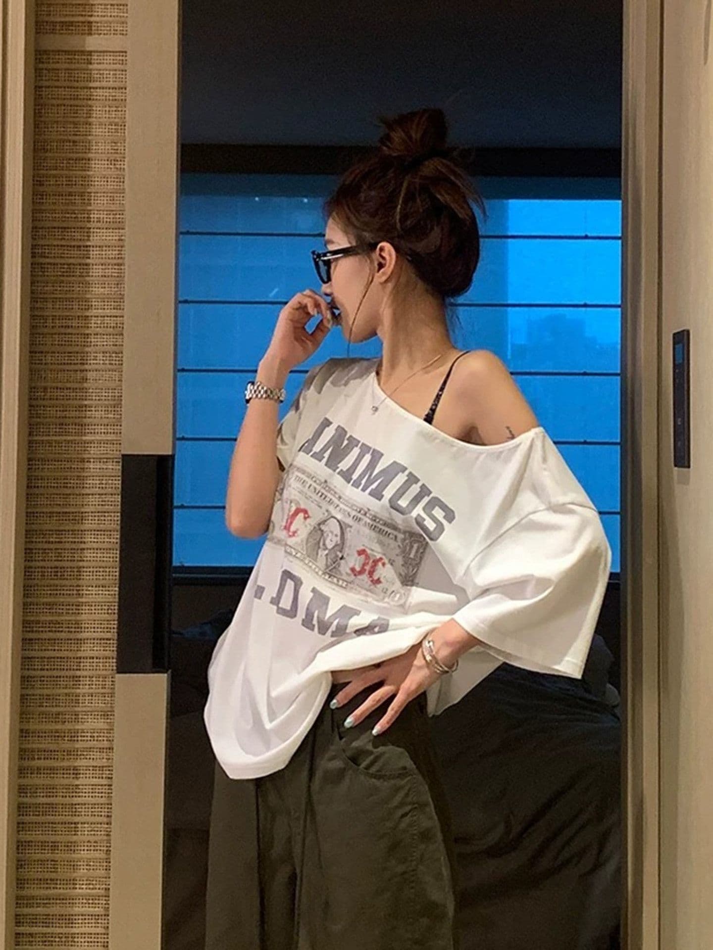 아메리칸 레트로 비스듬한 어깨 반팔 티셔츠 여성 여름 디자인 센스 작은 대중 루즈핏 오프숄더 핫걸 맨위