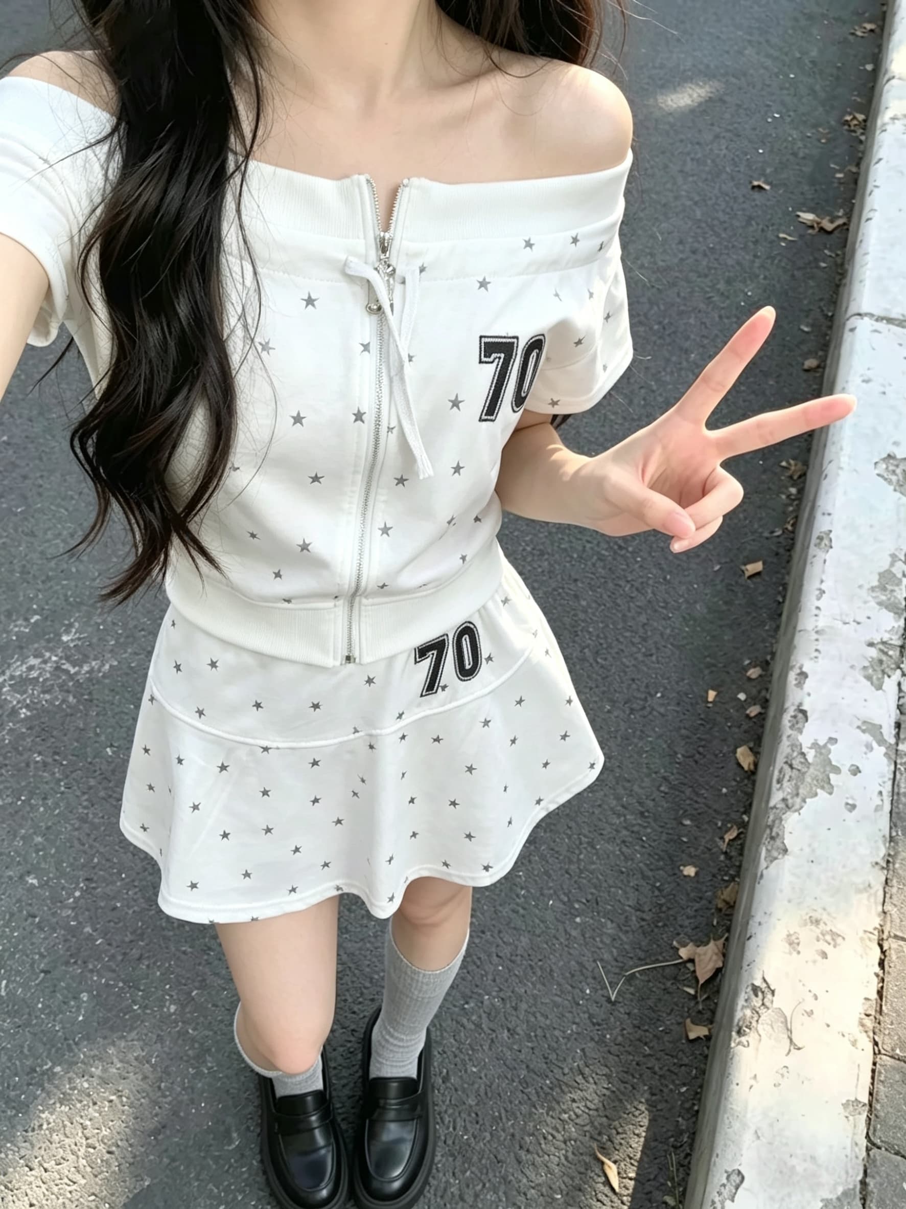 아메리칸 핫걸 스포츠 슈트 여성 여름 세련된 슬림해 보이는 별 프린트 오프숄더 반팔 미니 스커트 투피스 세트 트렌디 상세 이미지 2