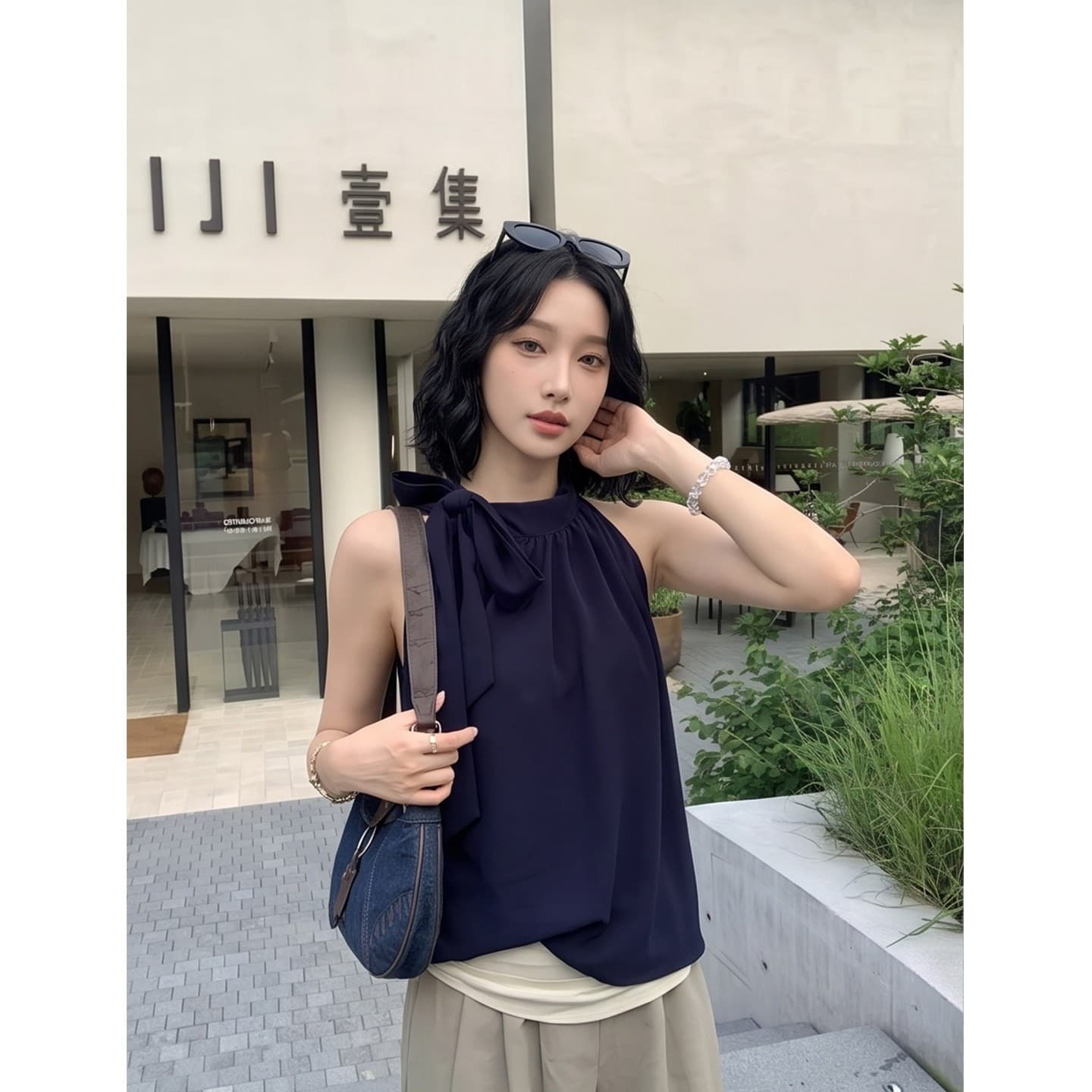 핫걸 나비 매듭 민소매 행침 목 조끼 여성 여름 로드 중 고급 센스 작은 키 레이스업 해군 작은 대중 맨위
