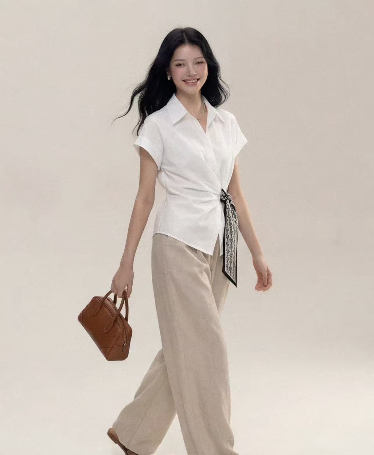 프랑스식 화이트 폴로 칼라 반팔 여성 셔츠 여름 디자인 센스 스카프 레이스업 허리 수축 품격 사소한 아름다운 맨위 이미지 2