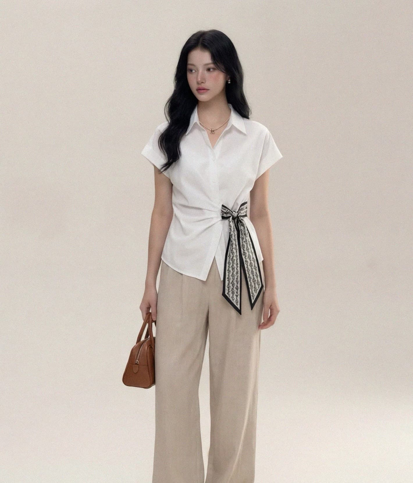 프랑스식 화이트 폴로 칼라 반팔 여성 셔츠 여름 디자인 센스 스카프 레이스업 허리 수축 품격 사소한 아름다운 맨위 이미지 4