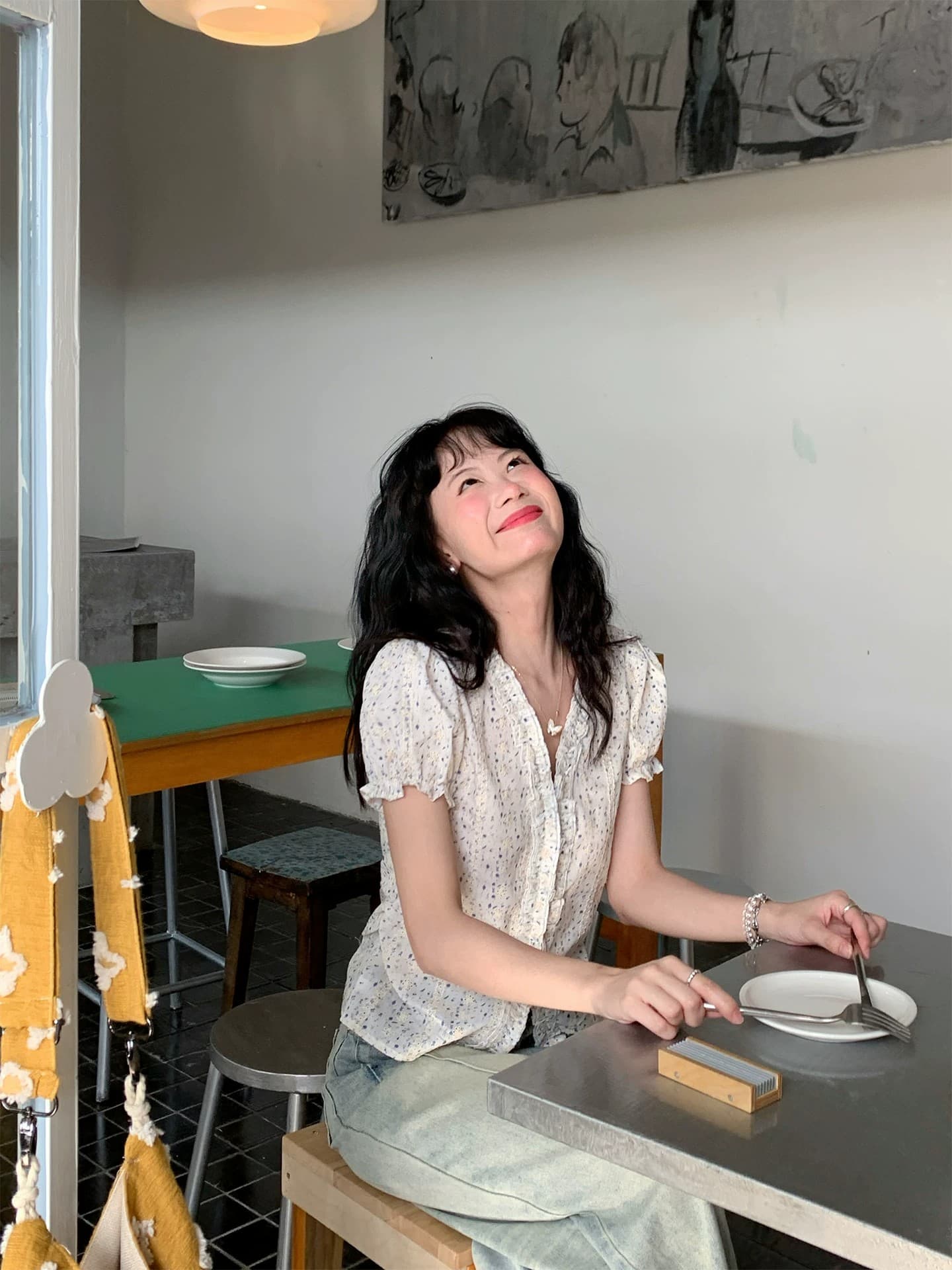 프랑스식 V넥 거품 소매 반팔 여성 셔츠 디자인 센스 프릴 꽃무늬 주름 몸매 가꾸기 슬림해 보이는 맨위 상세 이미지 14