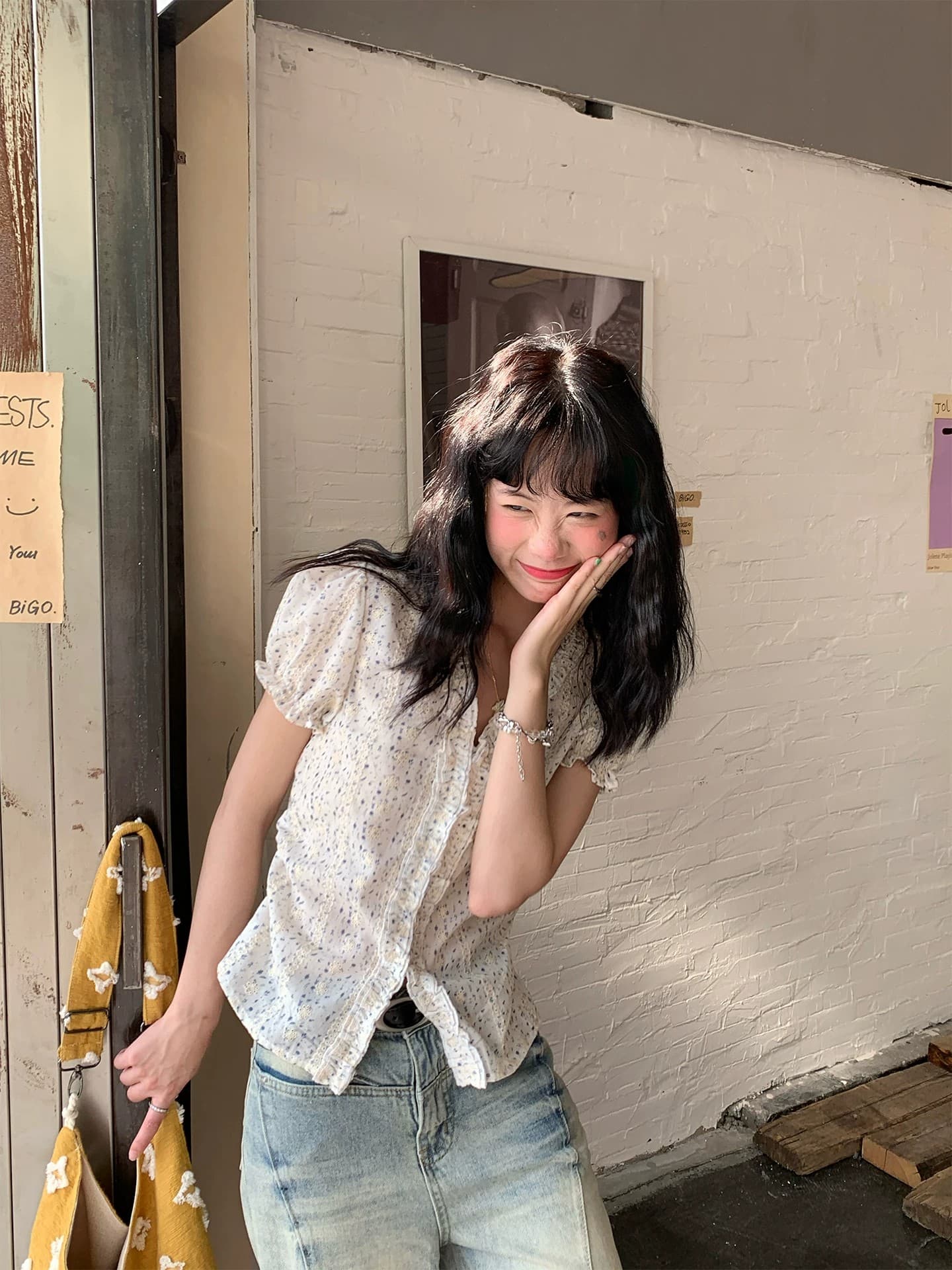 프랑스식 V넥 거품 소매 반팔 여성 셔츠 디자인 센스 프릴 꽃무늬 주름 몸매 가꾸기 슬림해 보이는 맨위 상세 이미지 18