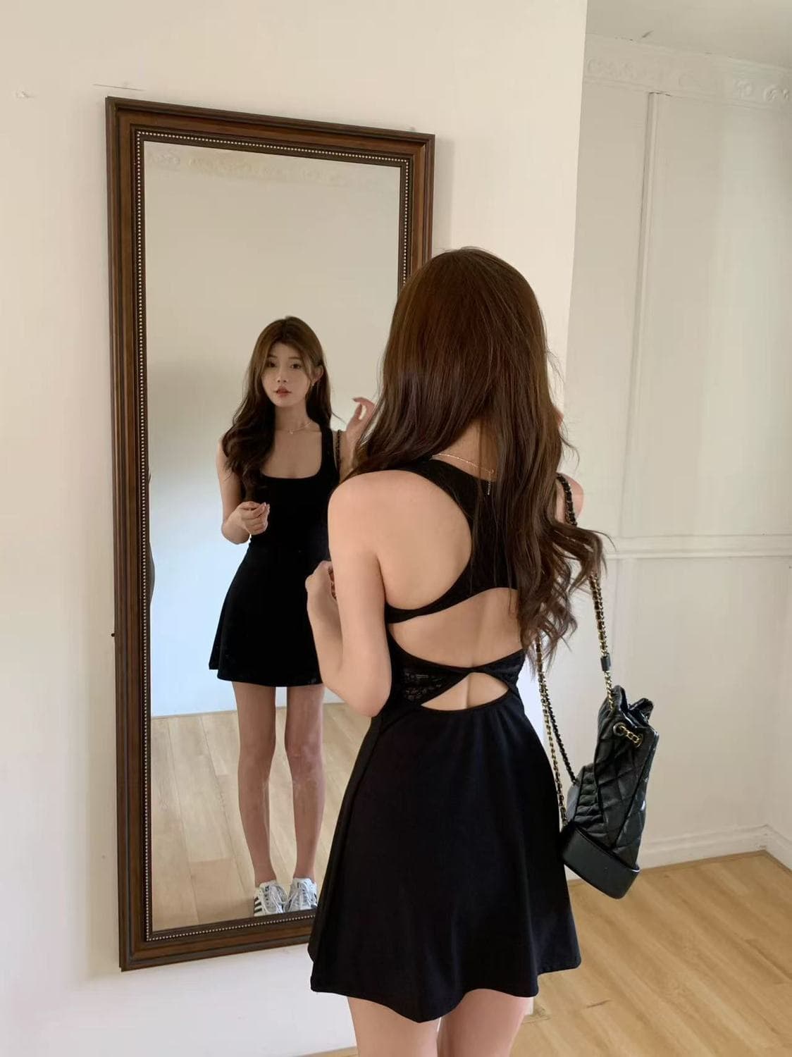 달콤한 매운맛 바람 2026 섹시함 백리스 슬립 여성 드레스 여름 검정색 몸매 가꾸기 A라인 스커트 작은 키 짧은 치마 상세 이미지 4