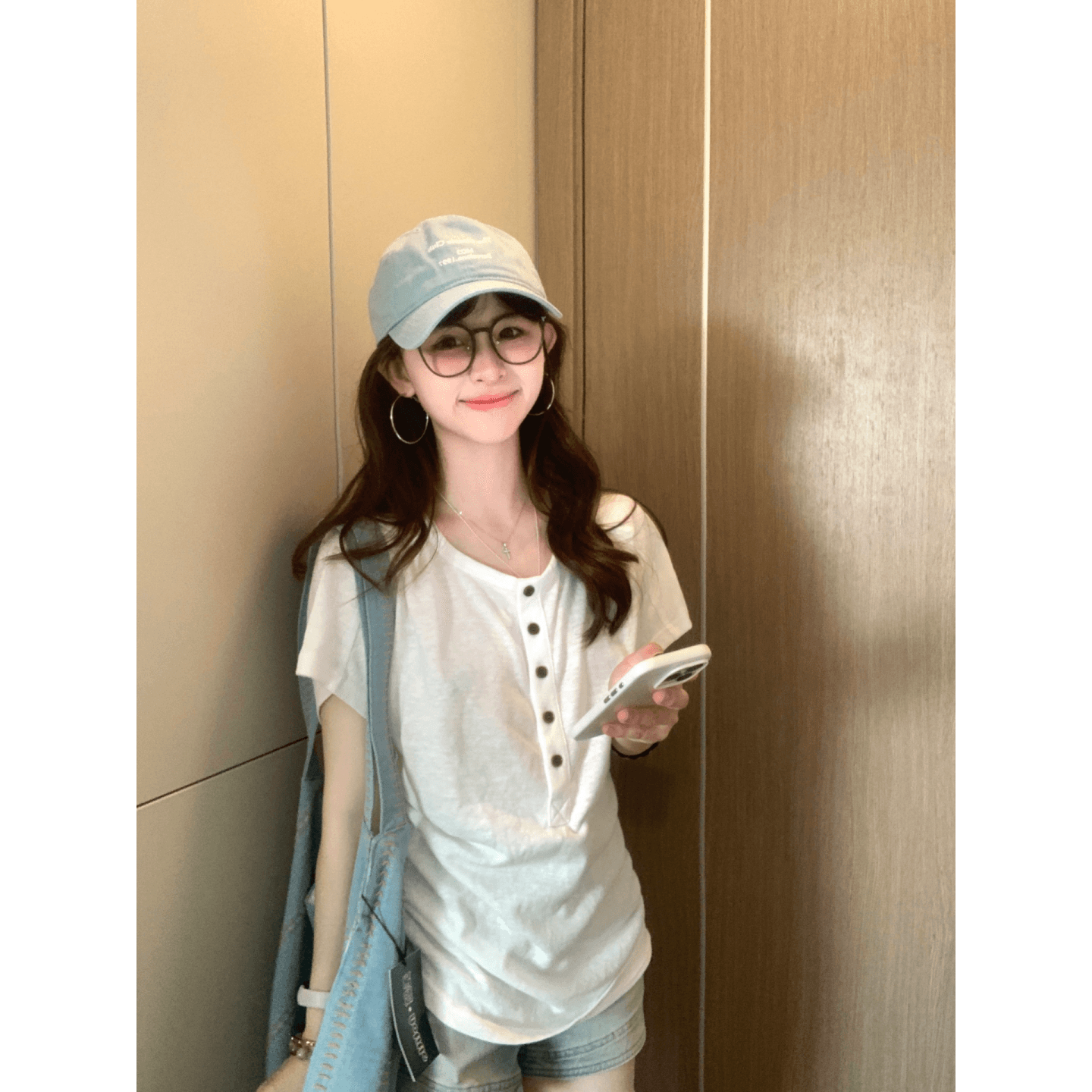 한 부서 화이트 헨리 칼라 긍정적 인 어깨 허리 수축 반팔 티셔츠 여성 2026 여름 얇은 스타일 루즈핏 슬림해 보이는 배트윙 소매 맨위
