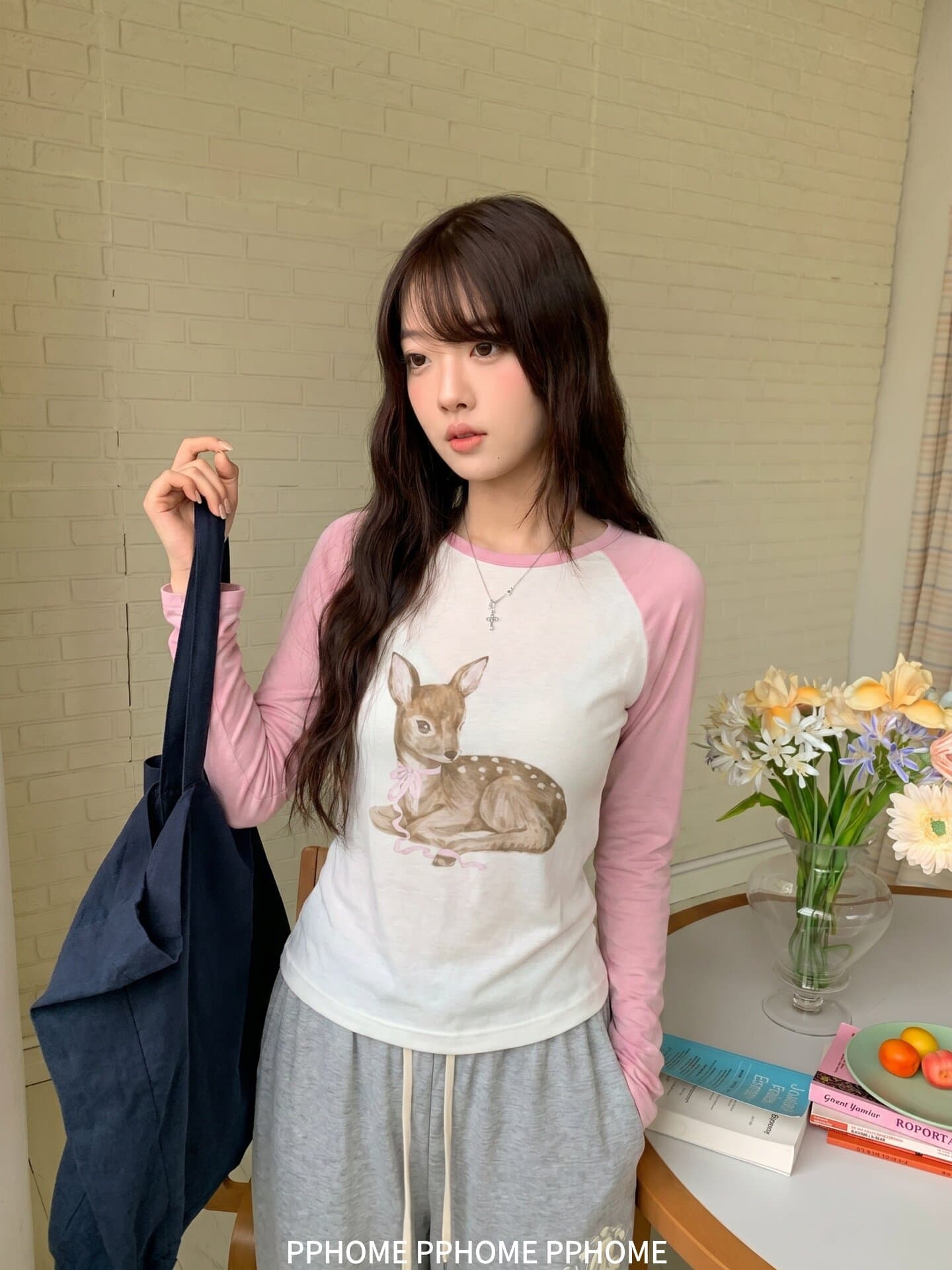 라이 경기 서울 귀여운 인쇄 플라워 인서트 어깨 긴팔 티셔츠 여성 여름과 가을 배색 패치워크 라운드 넥 캐주얼 느긋한 센스 맨위