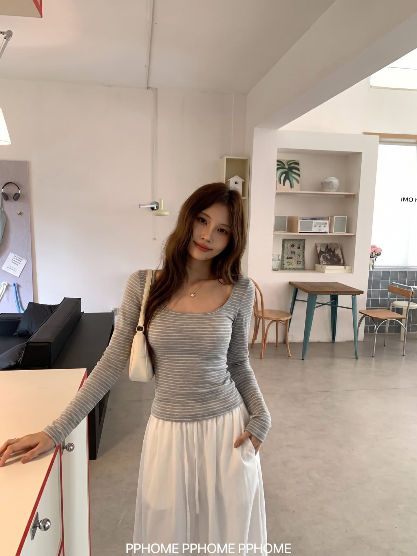 한 부서 u 칼라 긴팔 티셔츠 여성 여름과 가을 몸매 가꾸기 허리 수축 슬림해 보이는 다용도 핫걸 스트라이프 밝은 회색 색상 얇은 스타일 맨위 상세 이미지 1