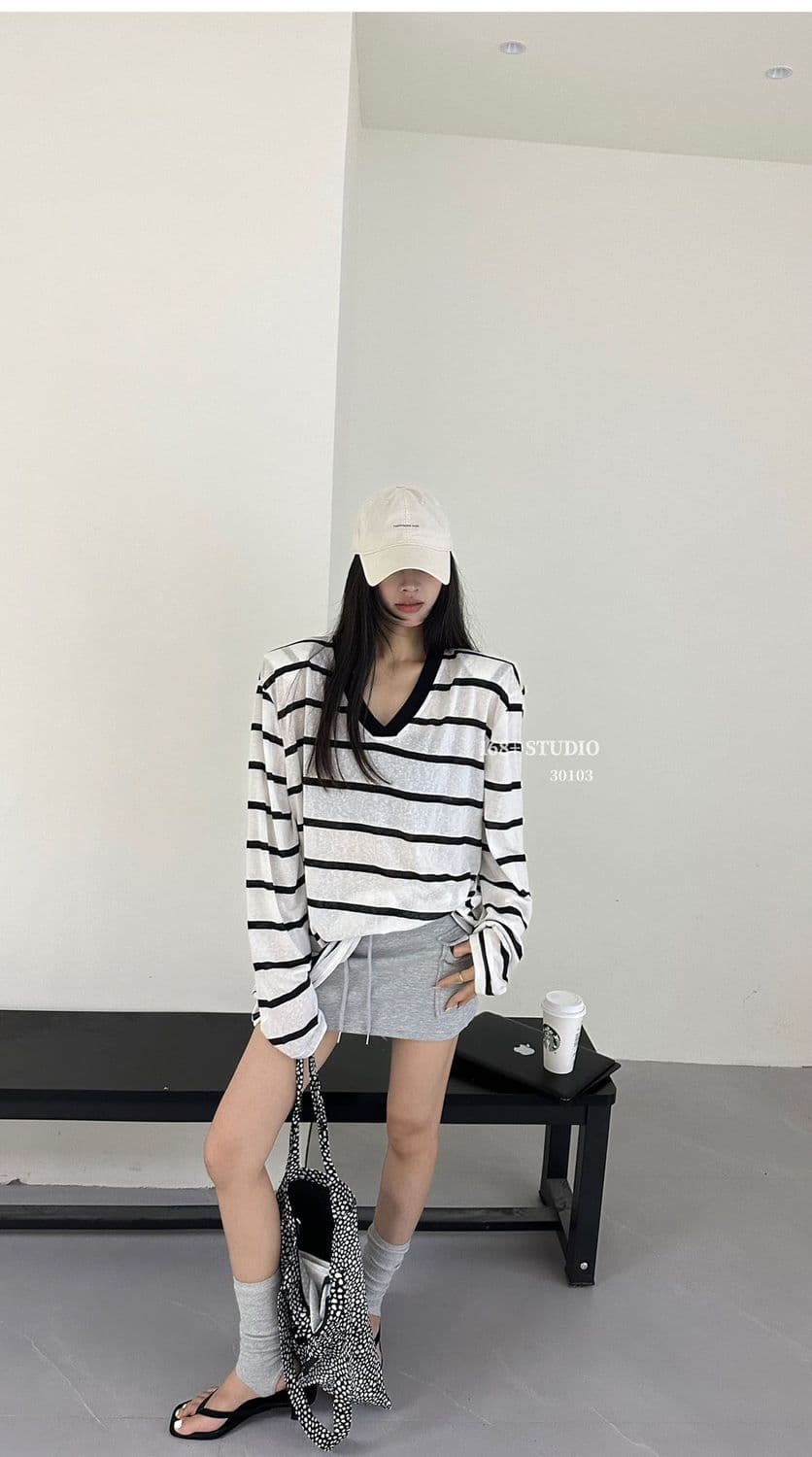 아메리칸 레트로 회색 빨간색 스트라이프 V넥 긴팔 티셔츠 여성 여름 루즈핏 슬림해 보이는 느긋한 바람 자외선 차단 맨위 중간 길이 상세 이미지 5