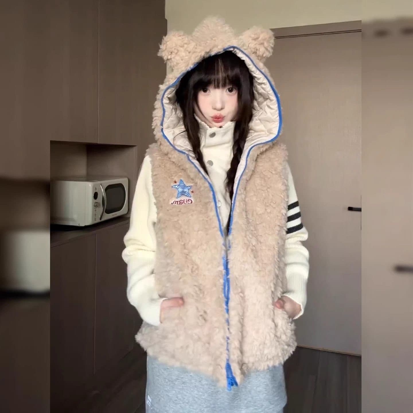 tom 트렌디 귀여운 달콤한 자매 바람 가을 겨울 민소매 베스트 작은 곰 귀 후드 재킷 분위기 센스 어린 양 어린 양 털 연령 감소 이미지 4