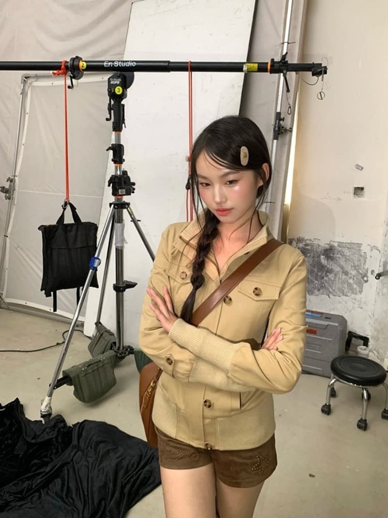 아메리칸 레트로 스탠드 칼라 워크웨어 재킷 여성 코트 가을 새로운 디자인 센스 몸매 가꾸기 슬림해 보이는 지퍼 맨위 오픈 가디건 이미지 3